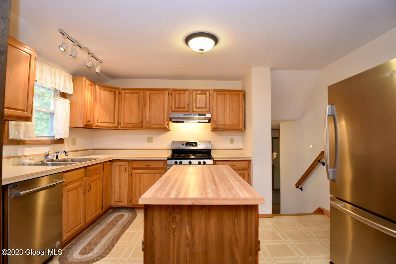 105 Hathorn Boulevard