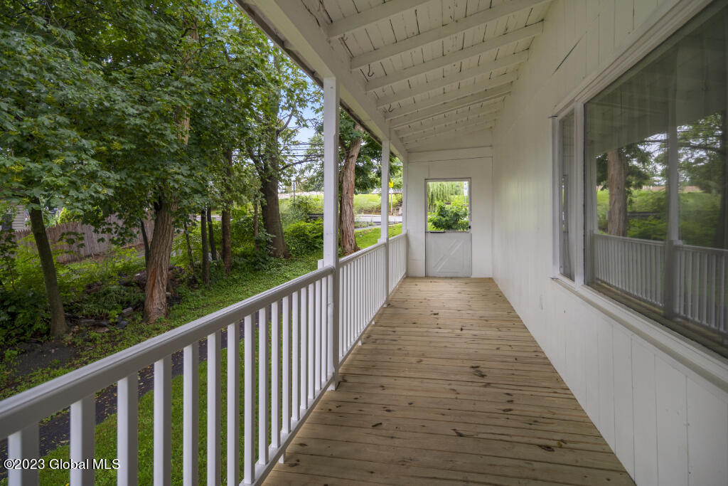 20 New Turnpike Road