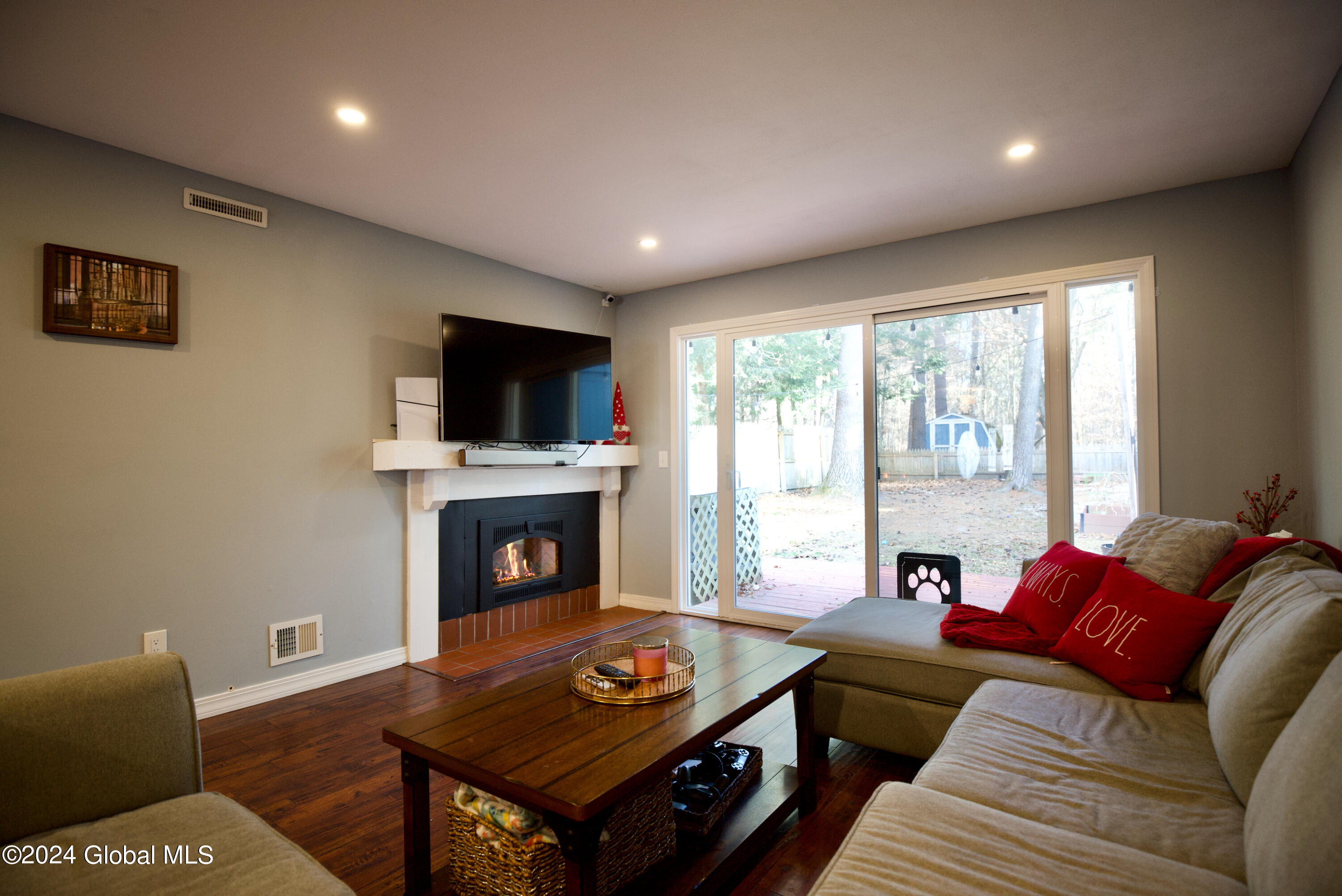 18 Snowberry Road