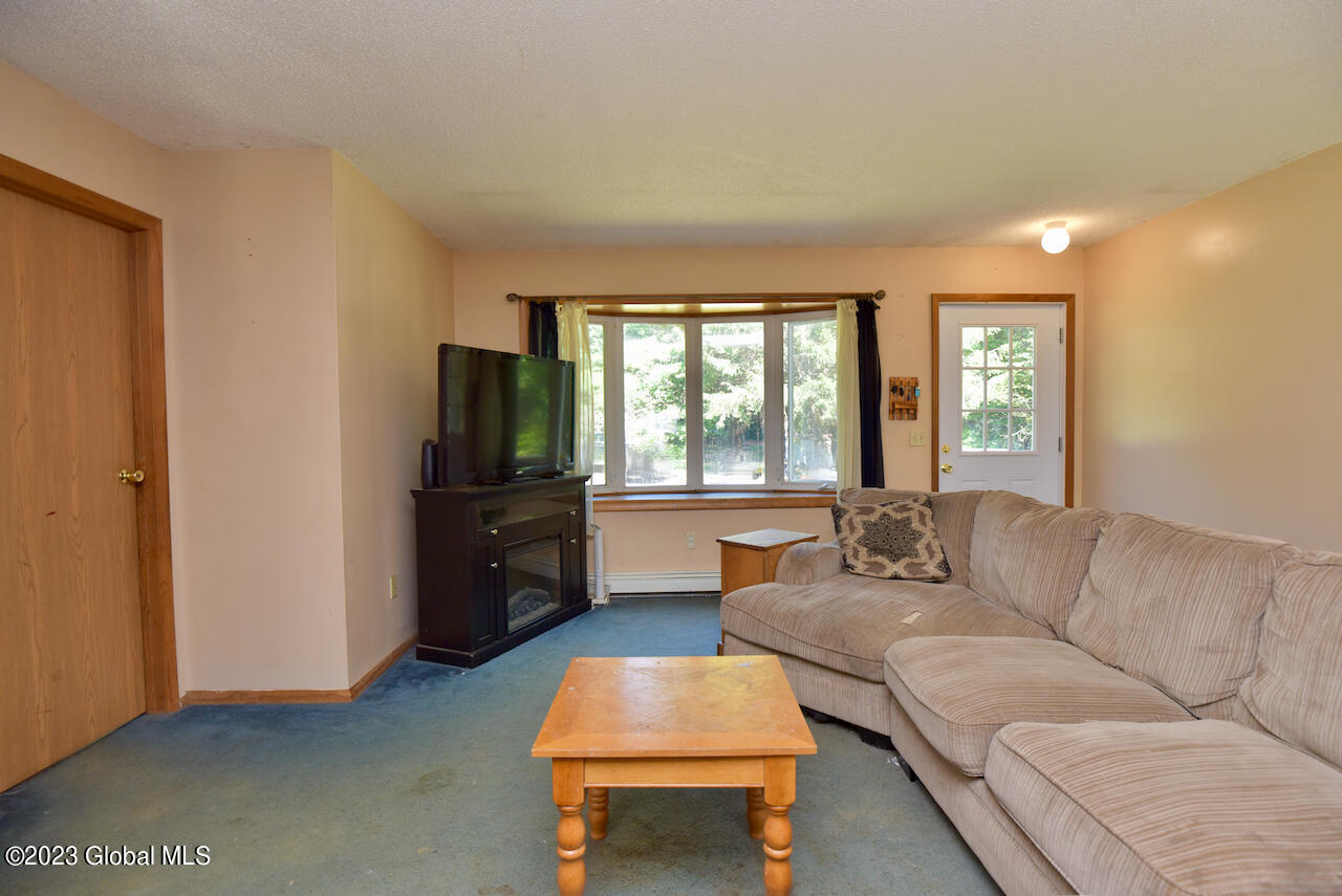 288 N Greenfield Road