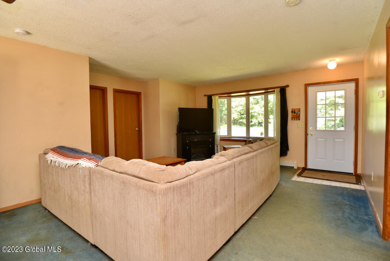 288 N Greenfield Road