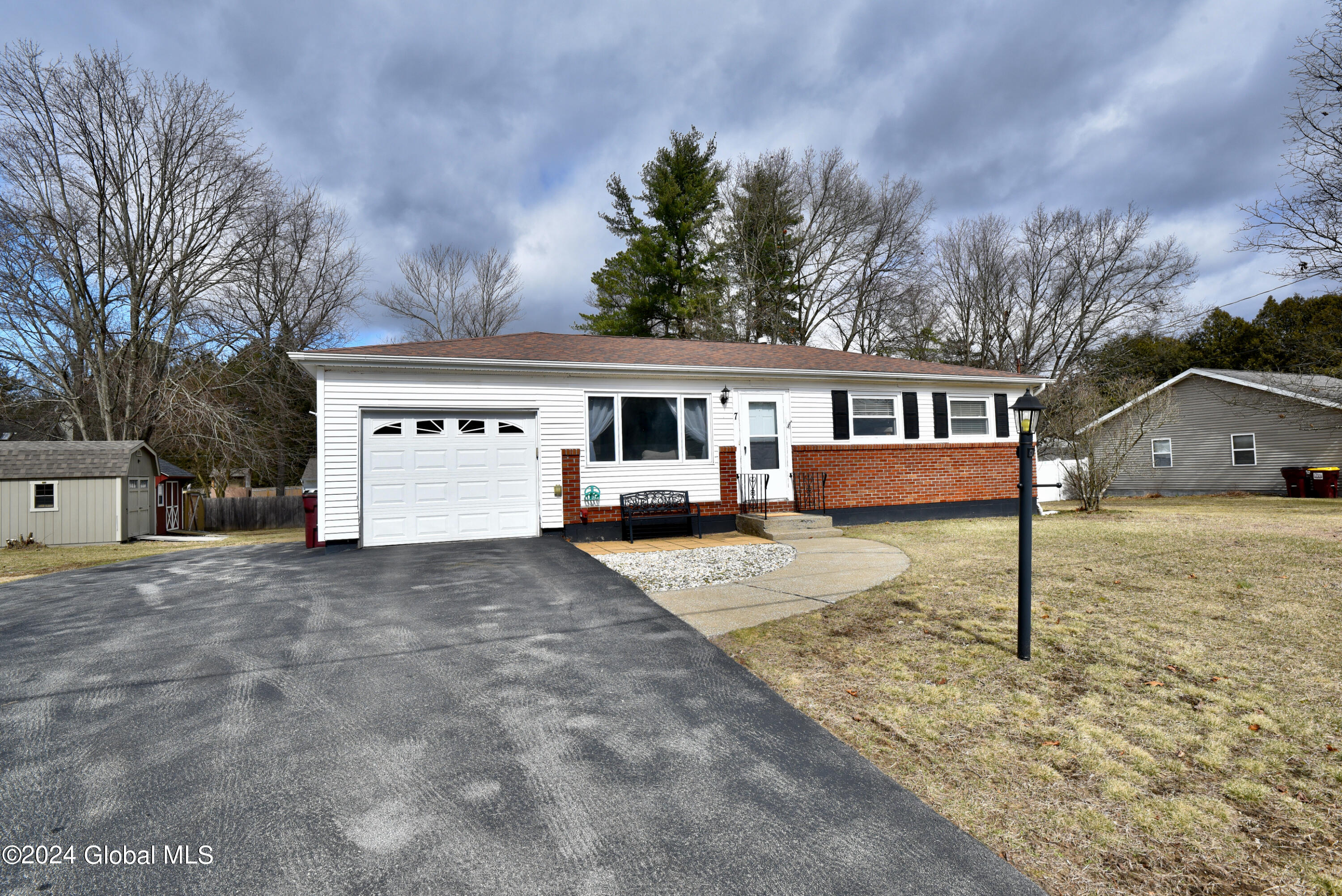 7 Margaret Drive