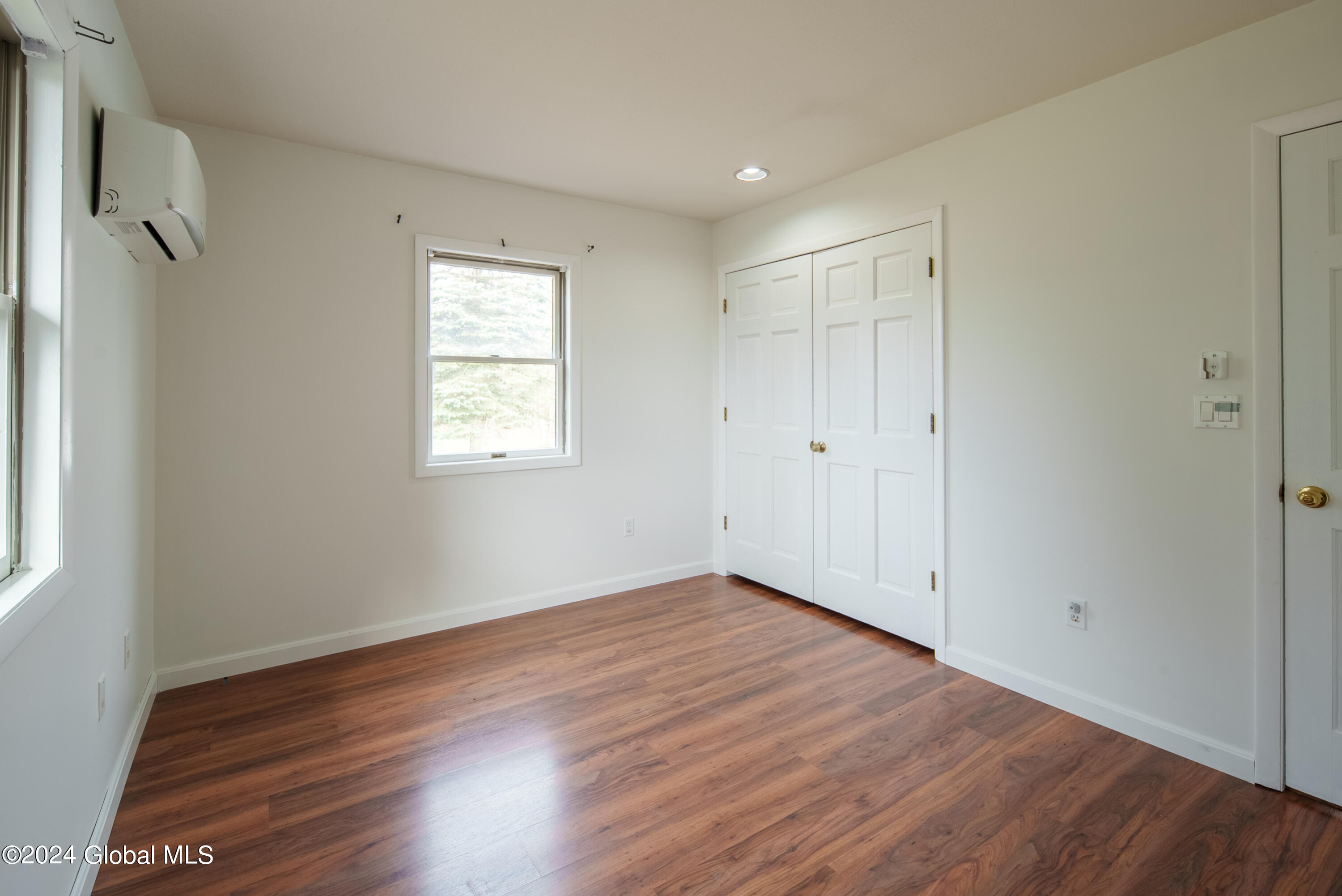111 PERRY Lane