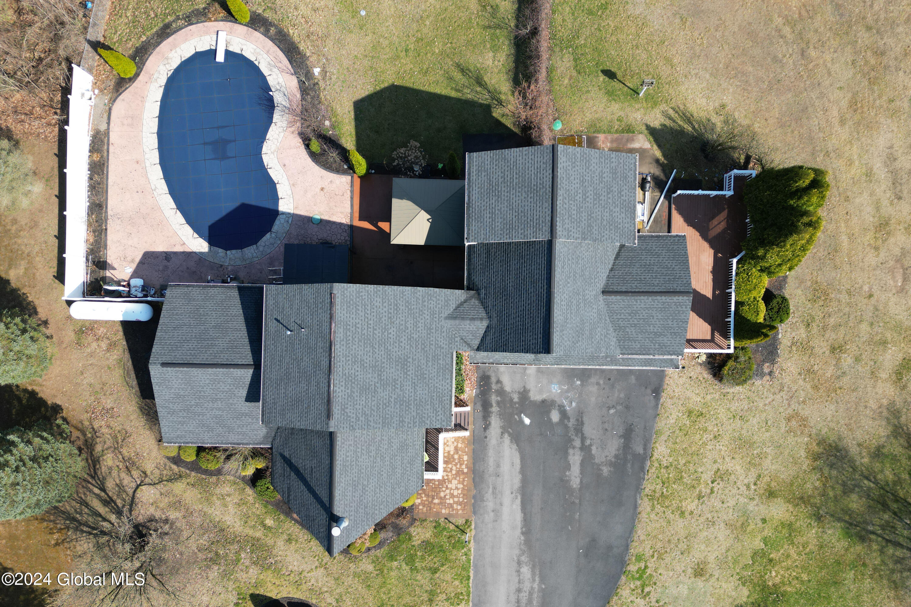 111 PERRY Lane