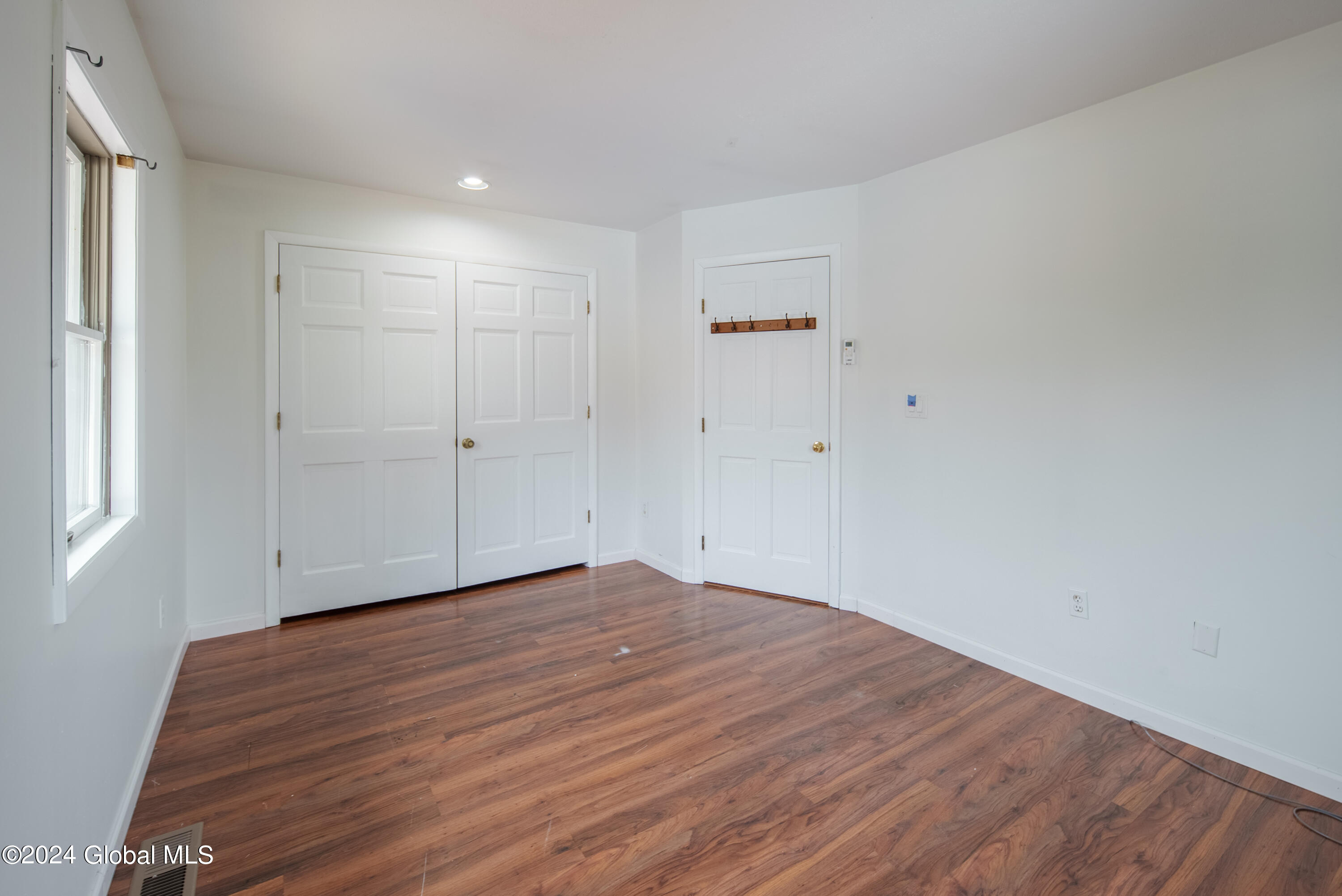 111 PERRY Lane
