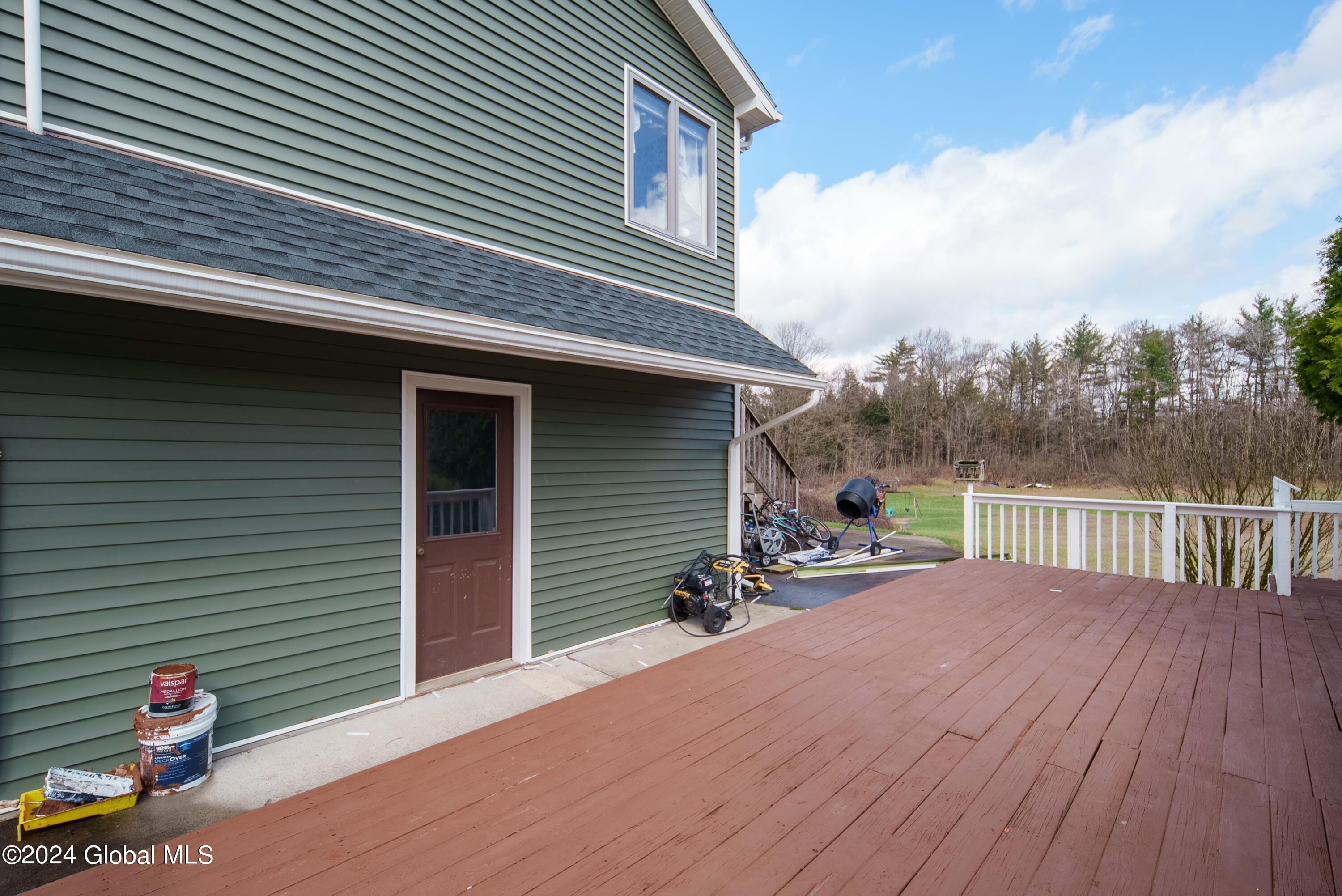 111 PERRY Lane