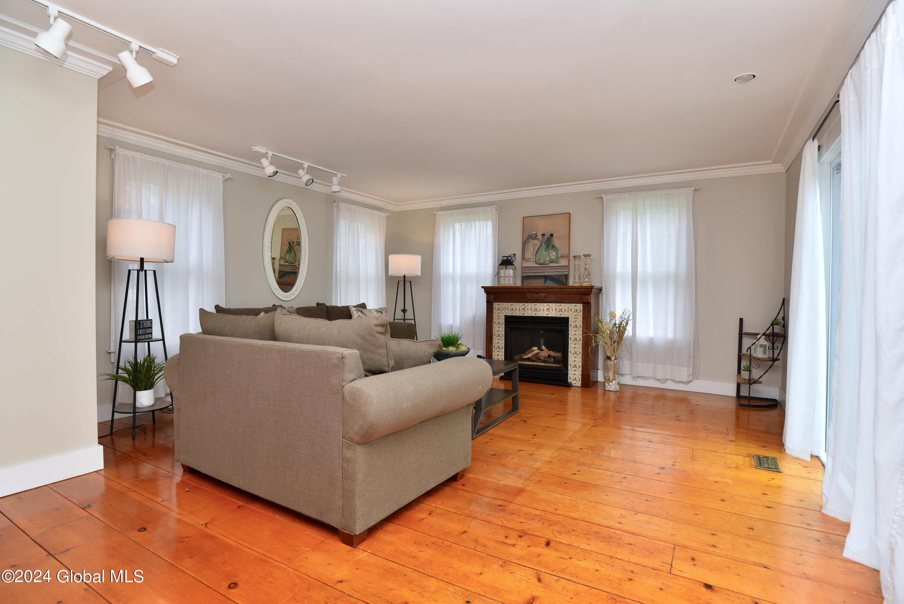 488 Middle Grove Road