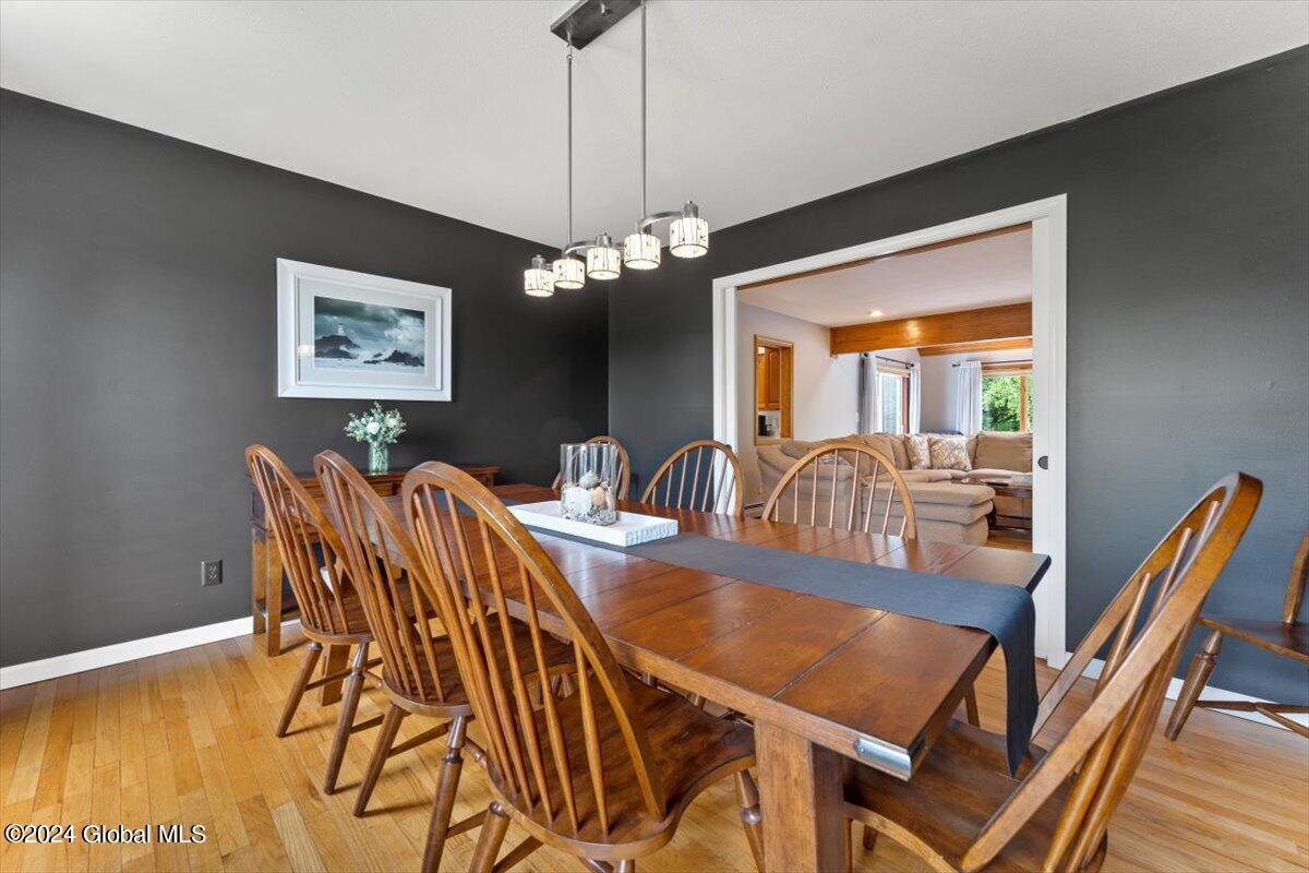 16 Cobblestone Drive