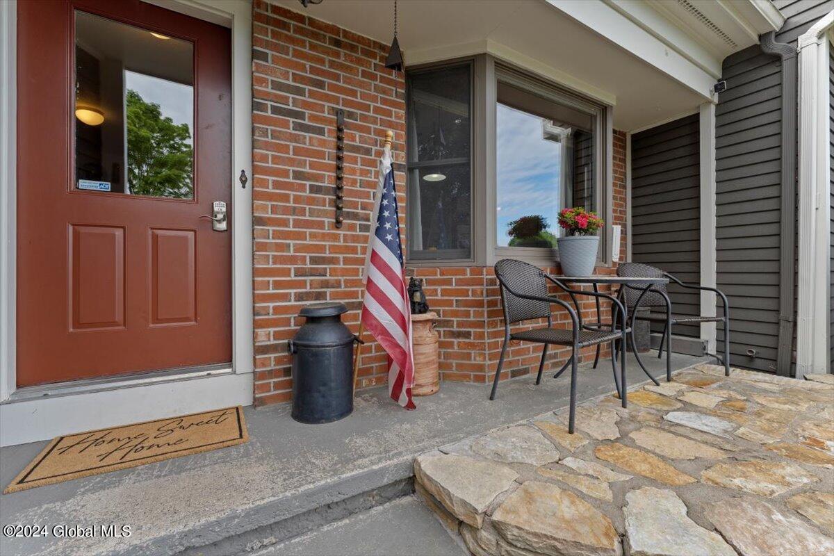 16 Cobblestone Drive