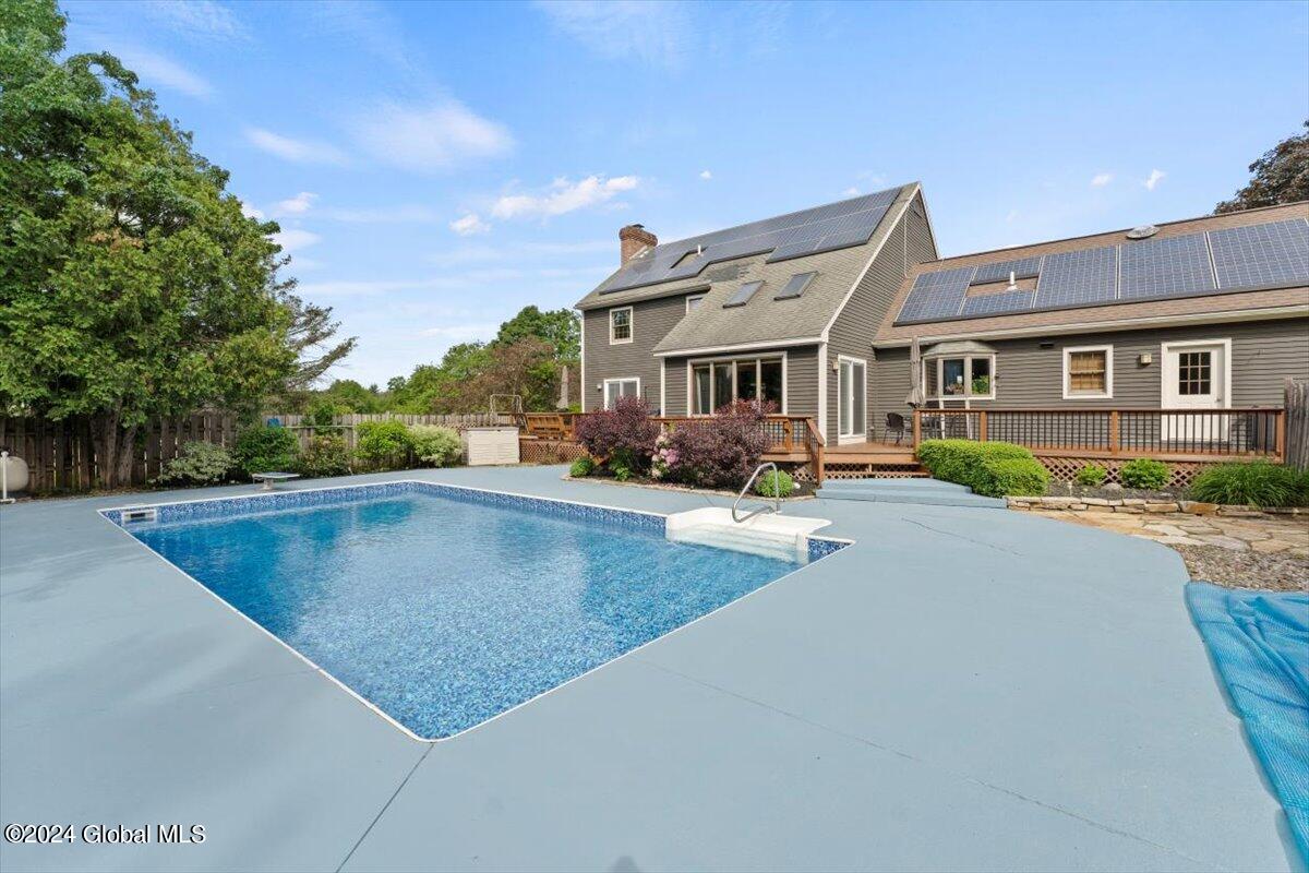 16 Cobblestone Drive