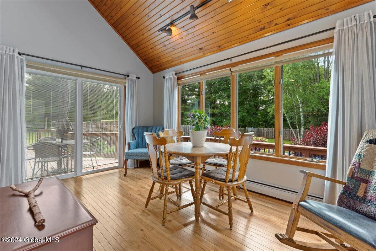 16 Cobblestone Drive