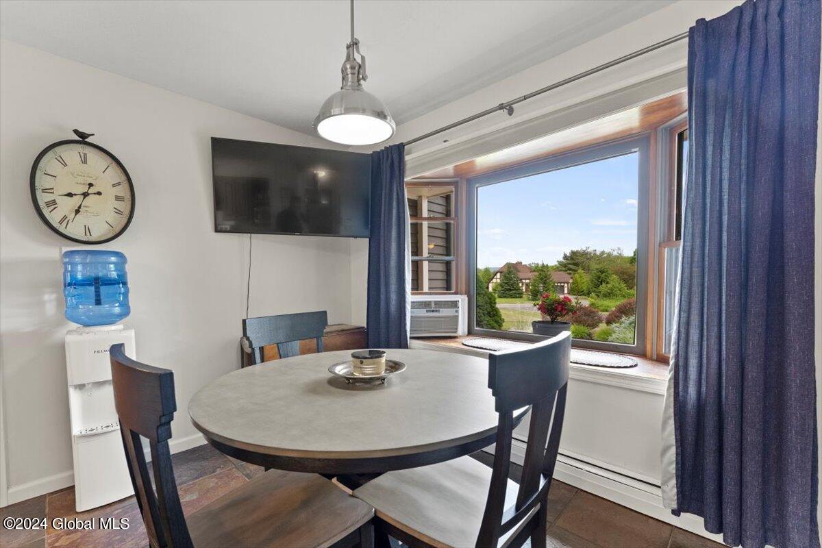 16 Cobblestone Drive