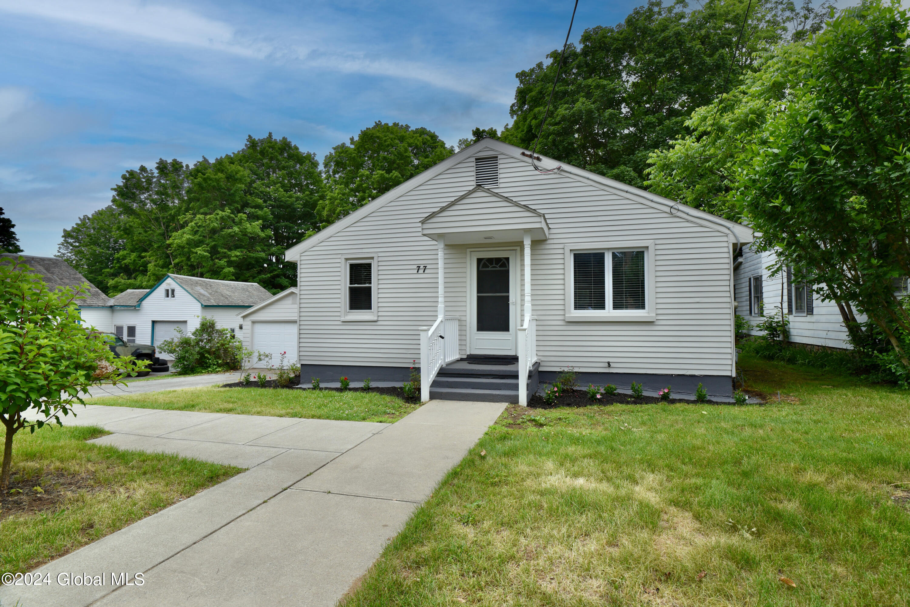 77 Middle Street