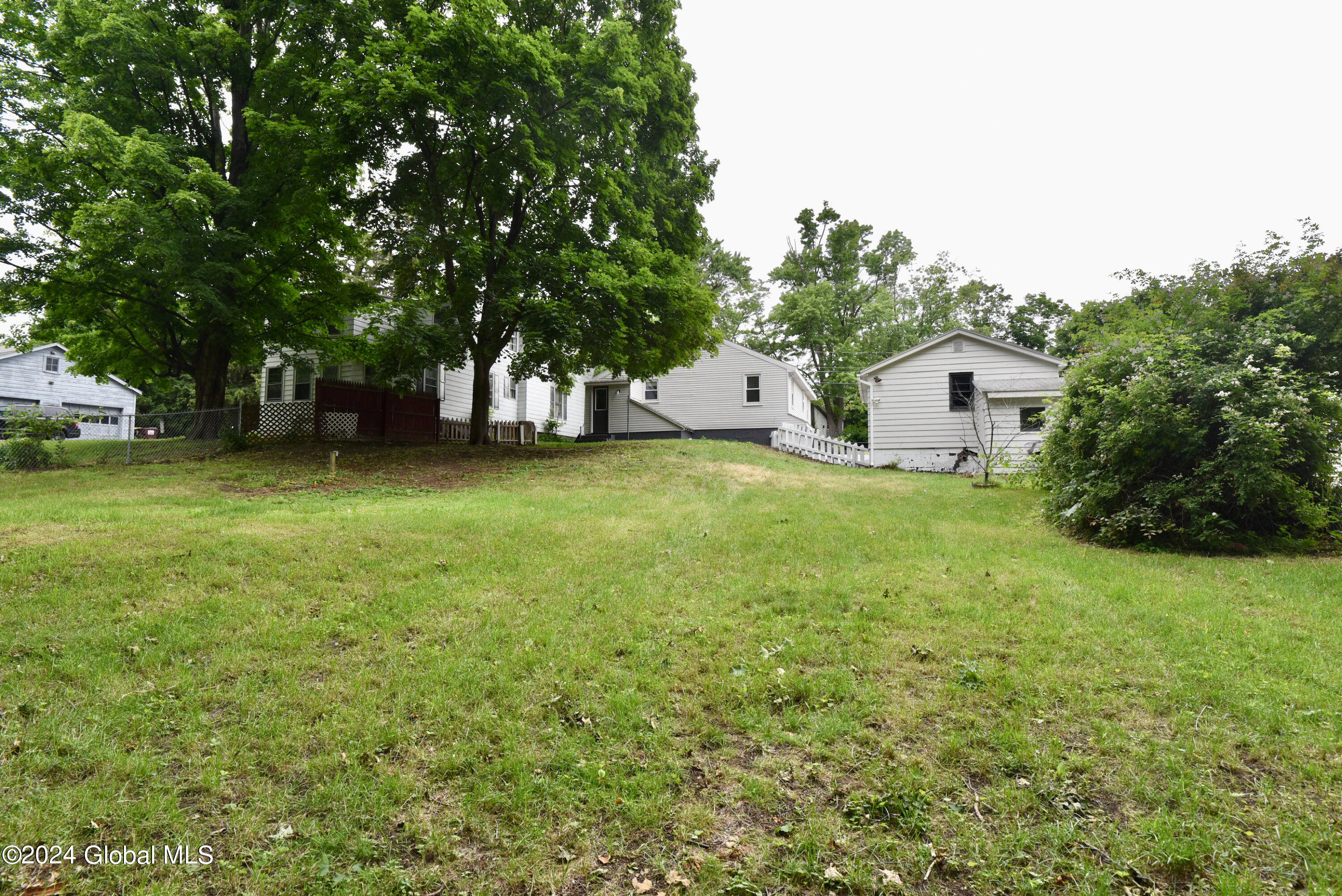 77 Middle Street