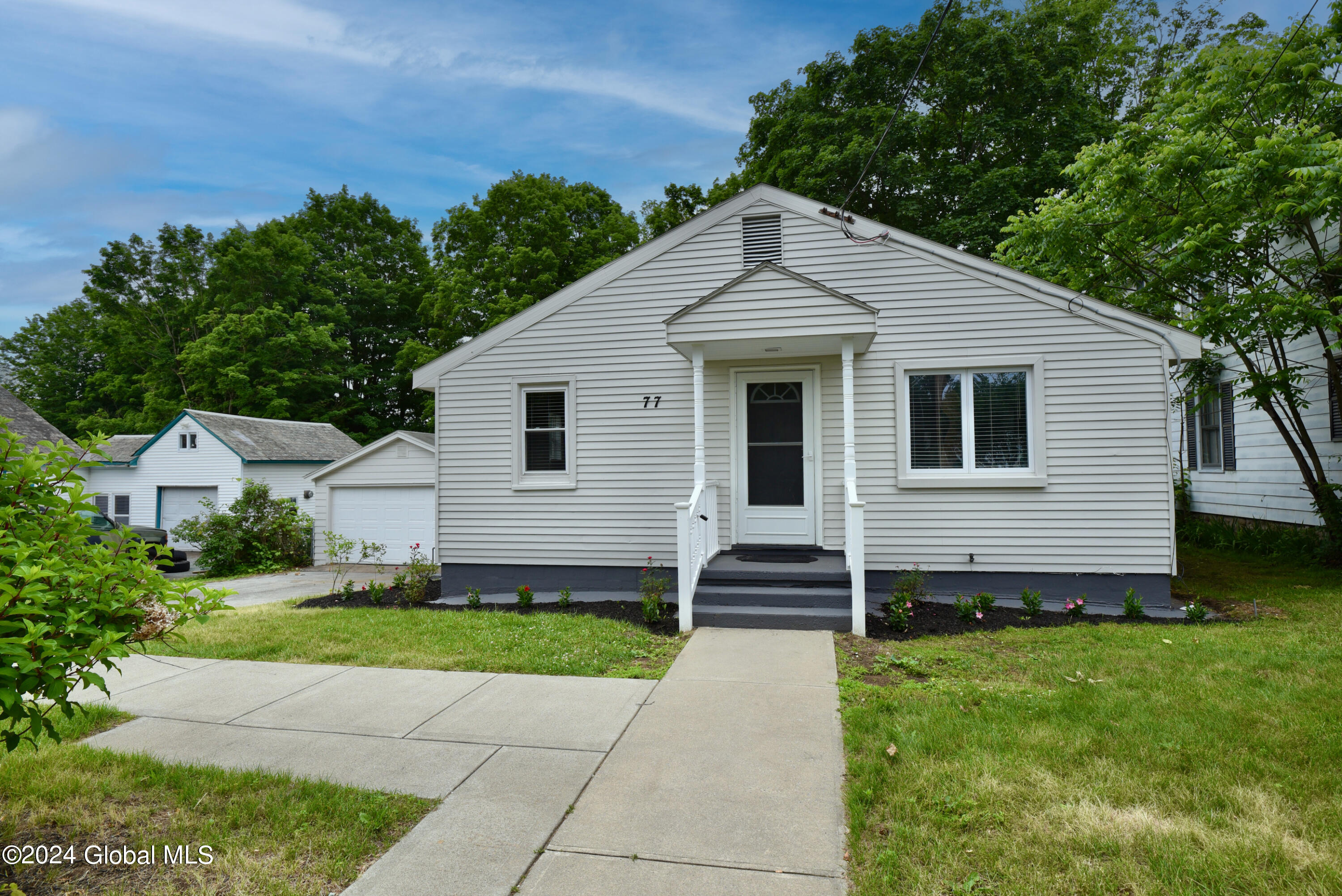 77 Middle Street