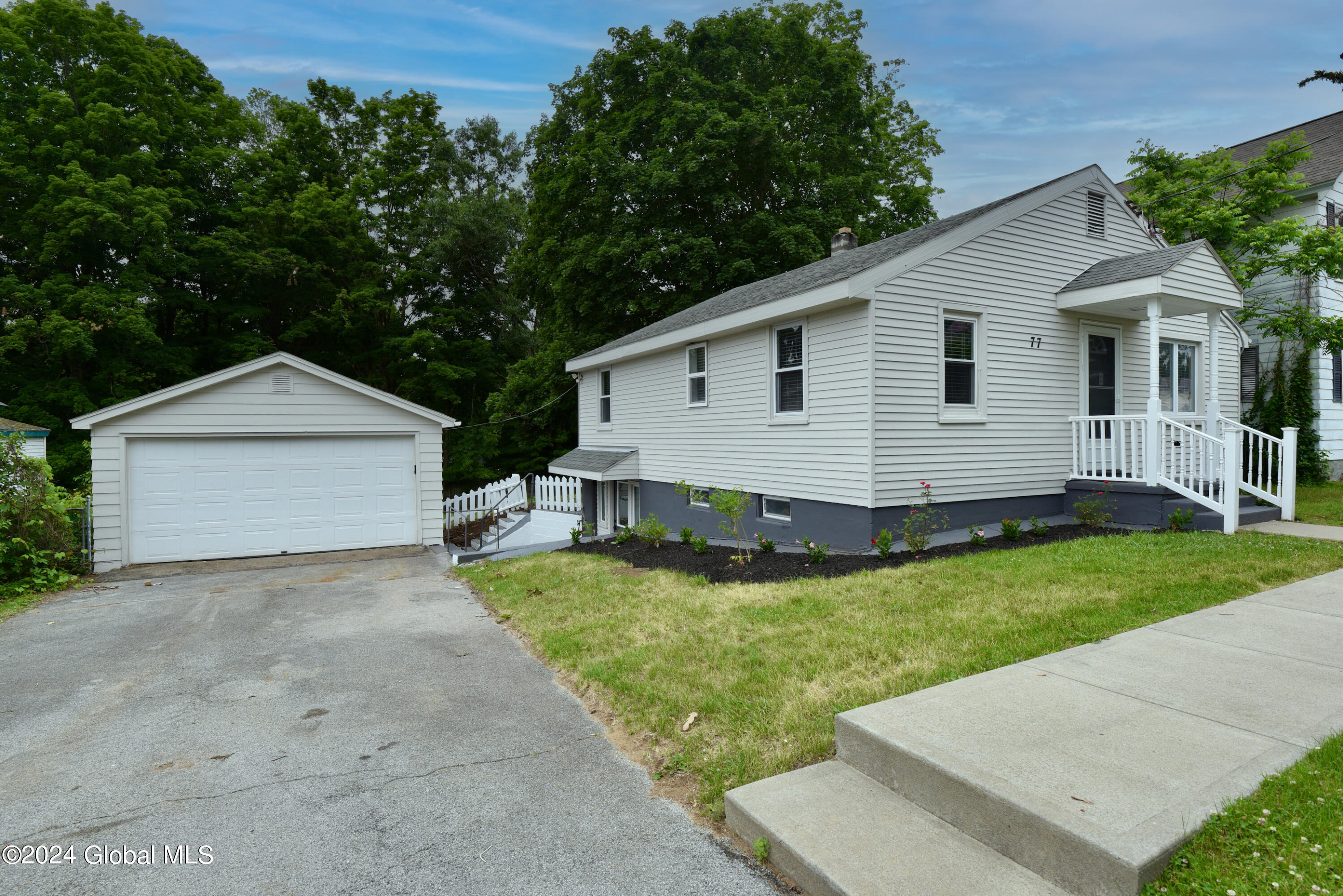 77 Middle Street