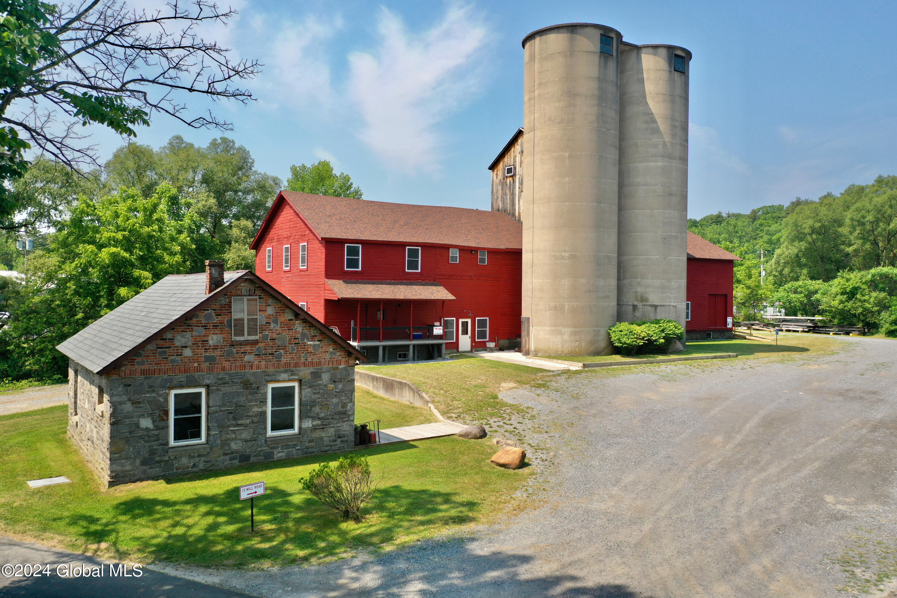 13 Mill Rd