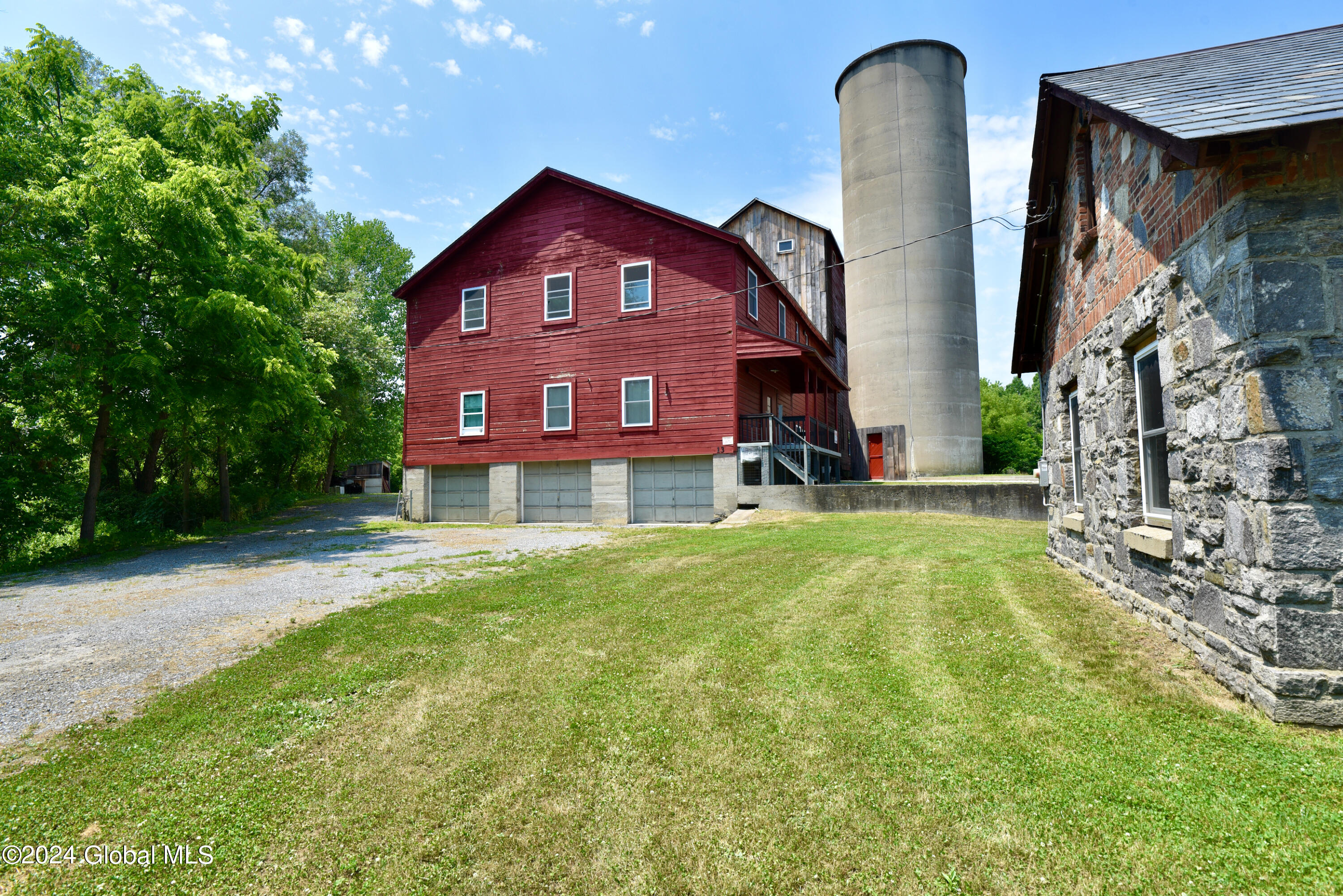 13 Mill Rd