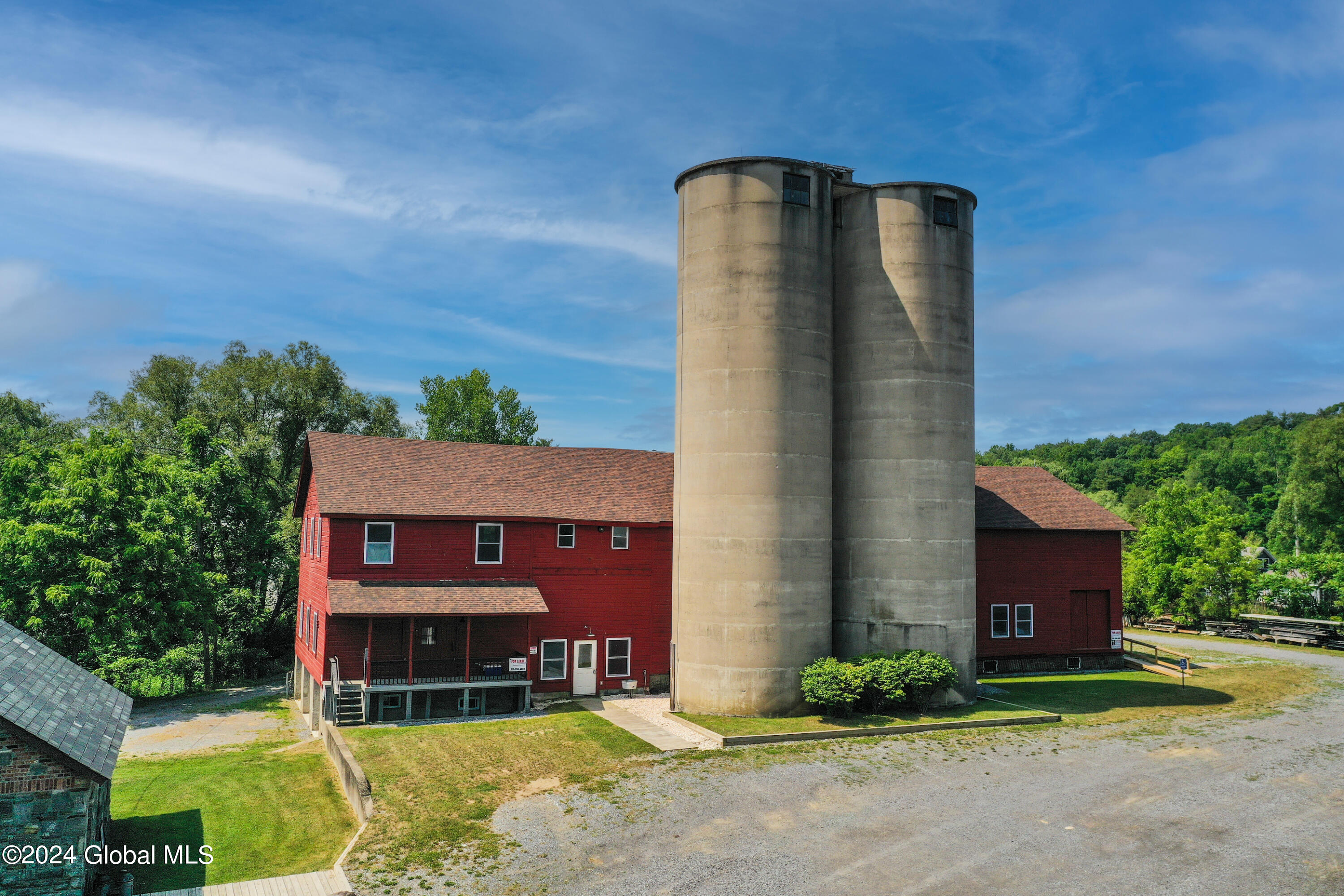 13 Mill Rd