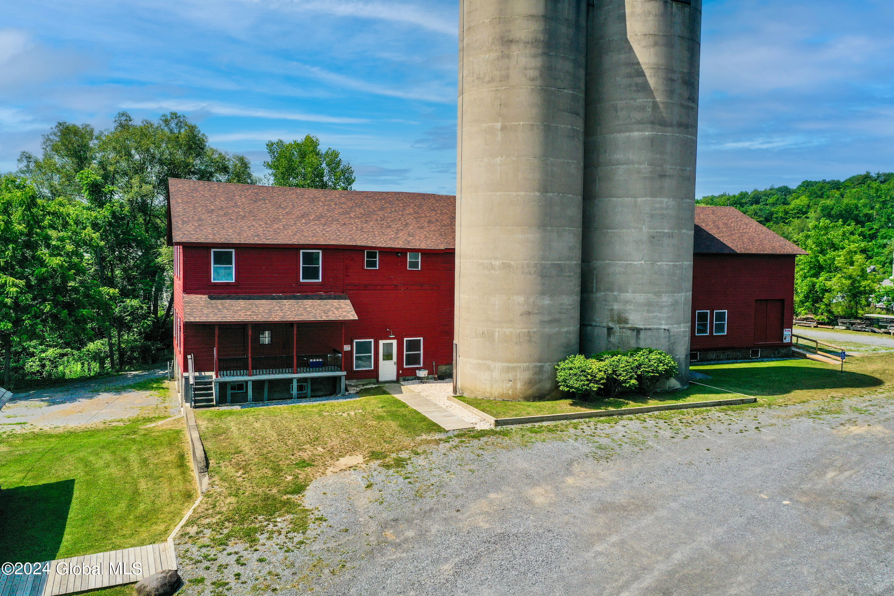 13 Mill Rd