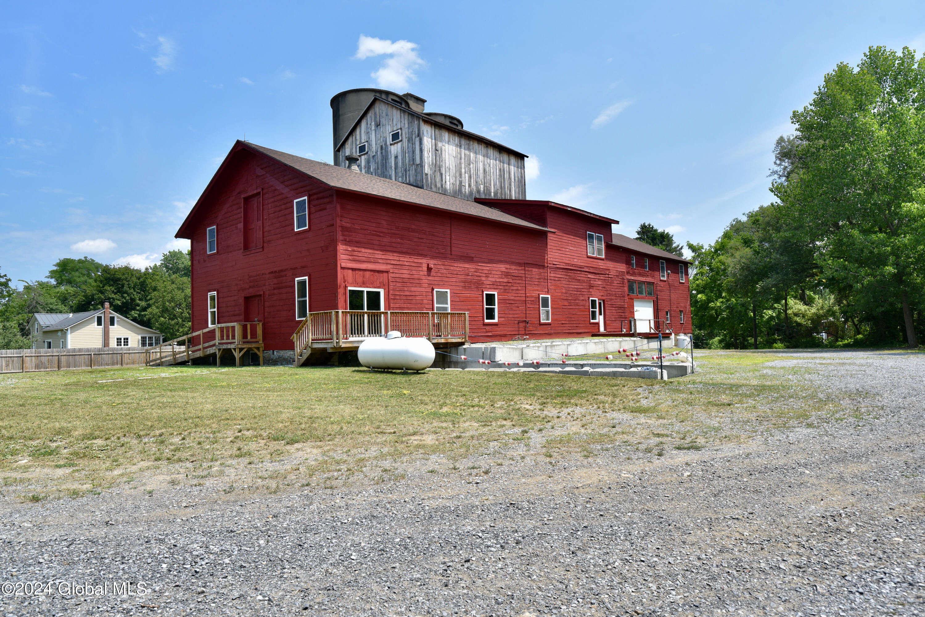 13 Mill Rd