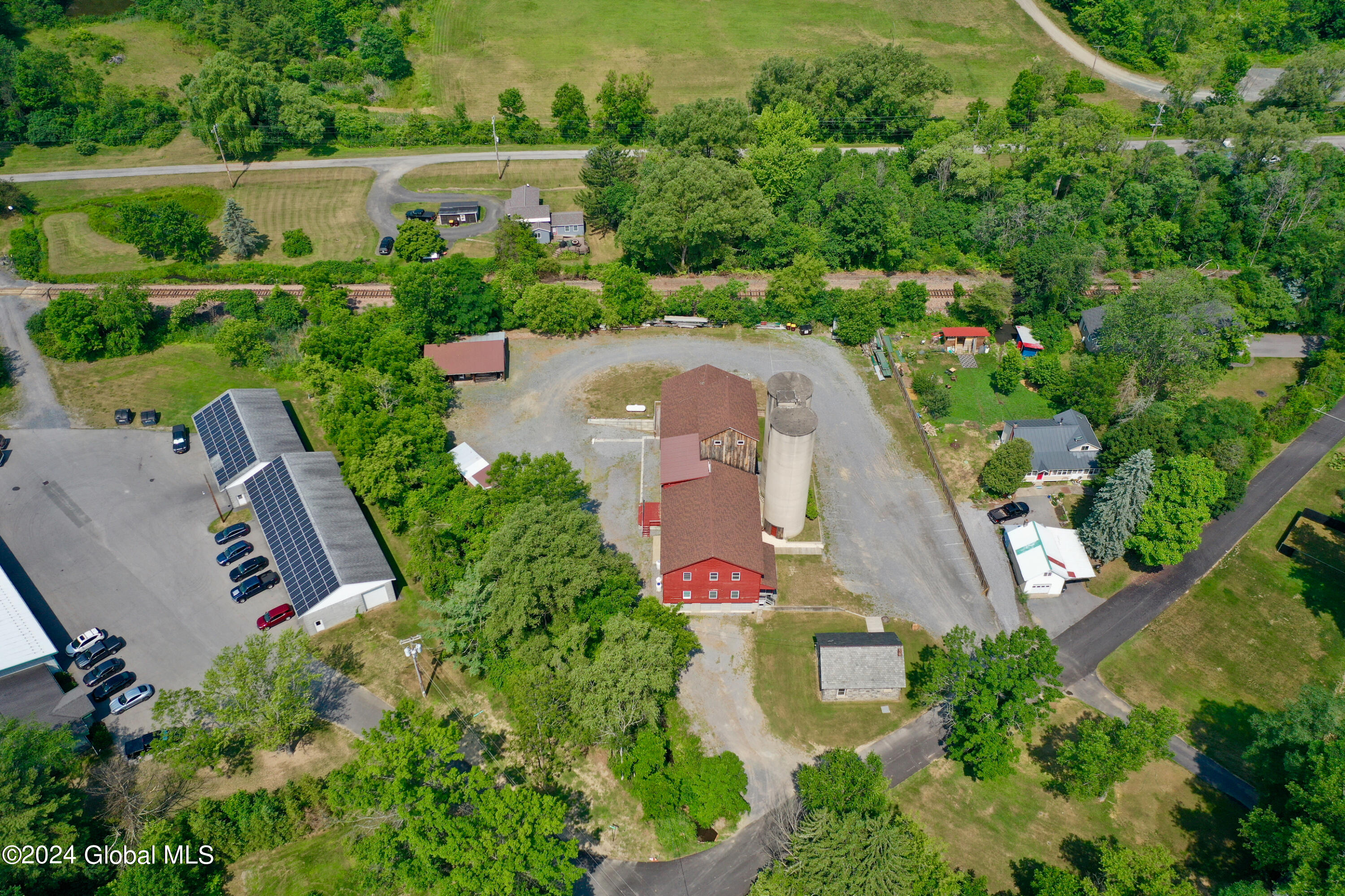 13 Mill Rd