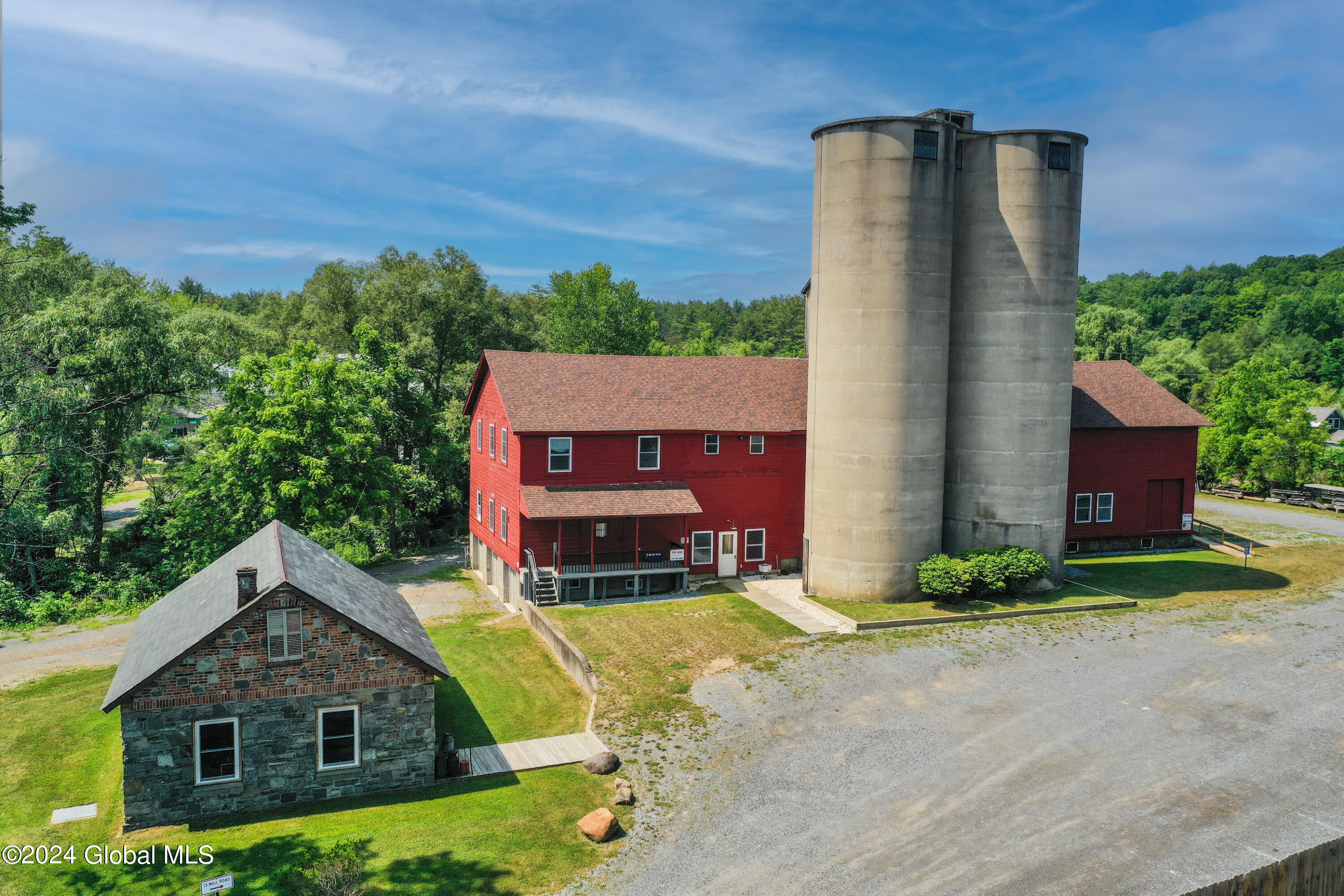 13 Mill Rd