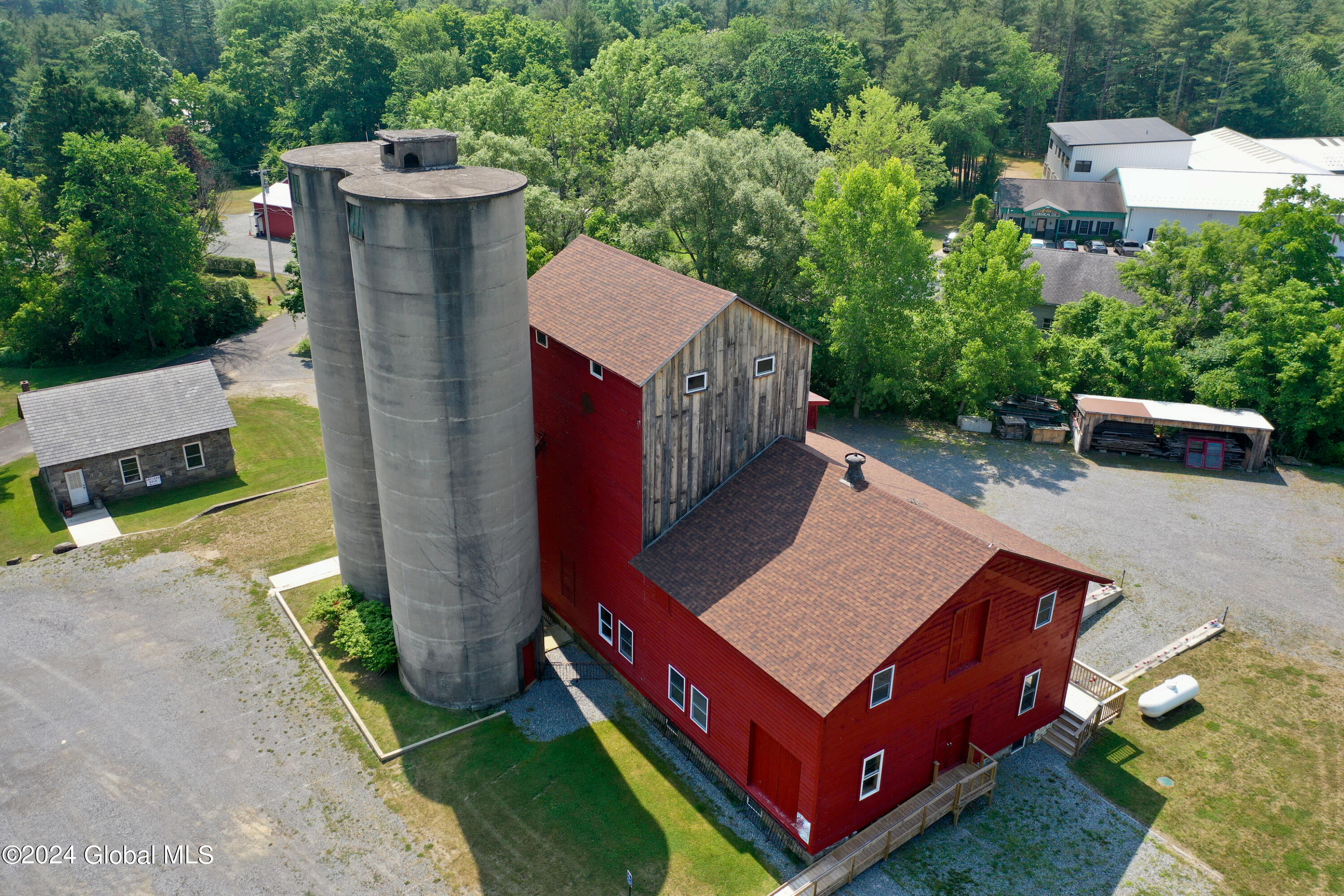 13 Mill Rd