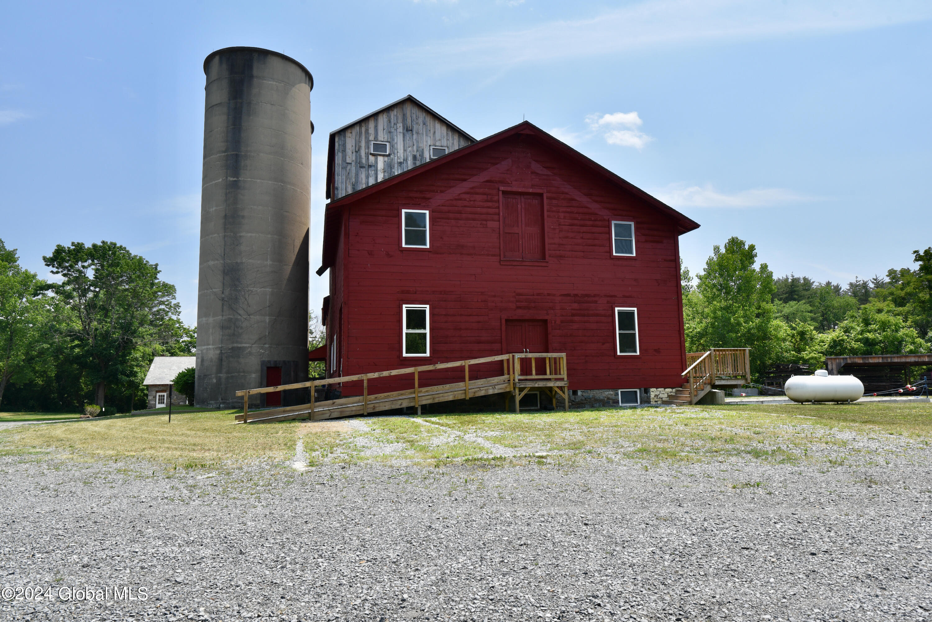 13 Mill Rd