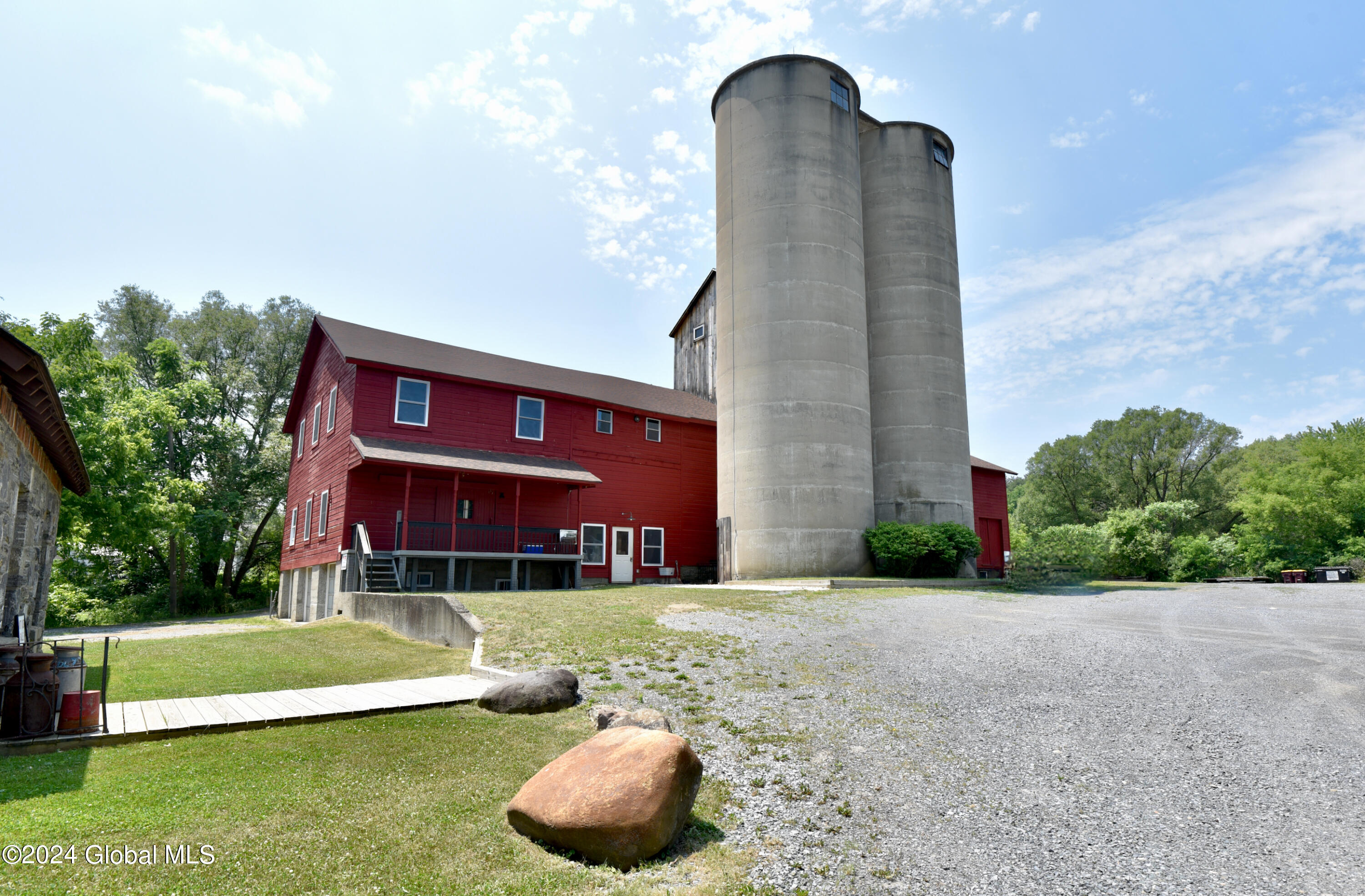 13 Mill Rd