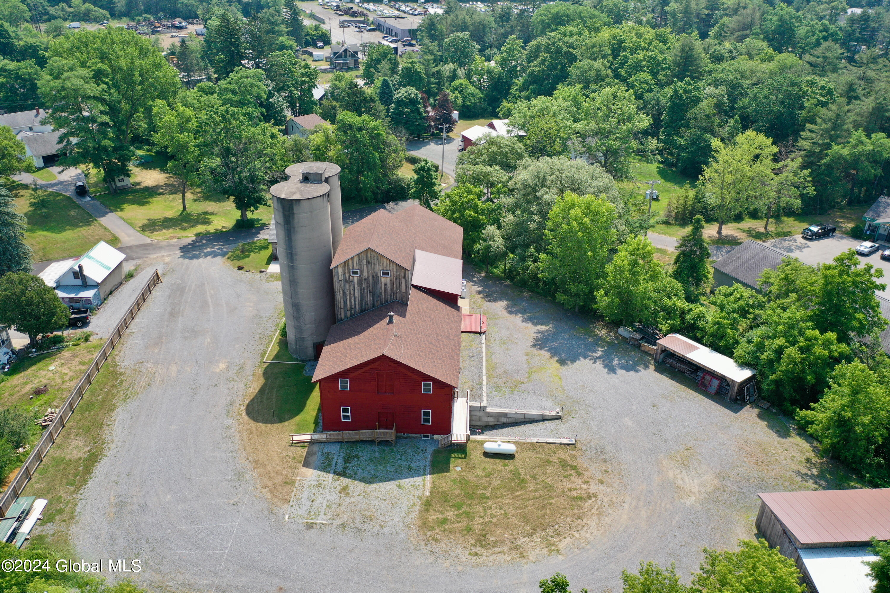 13 Mill Rd