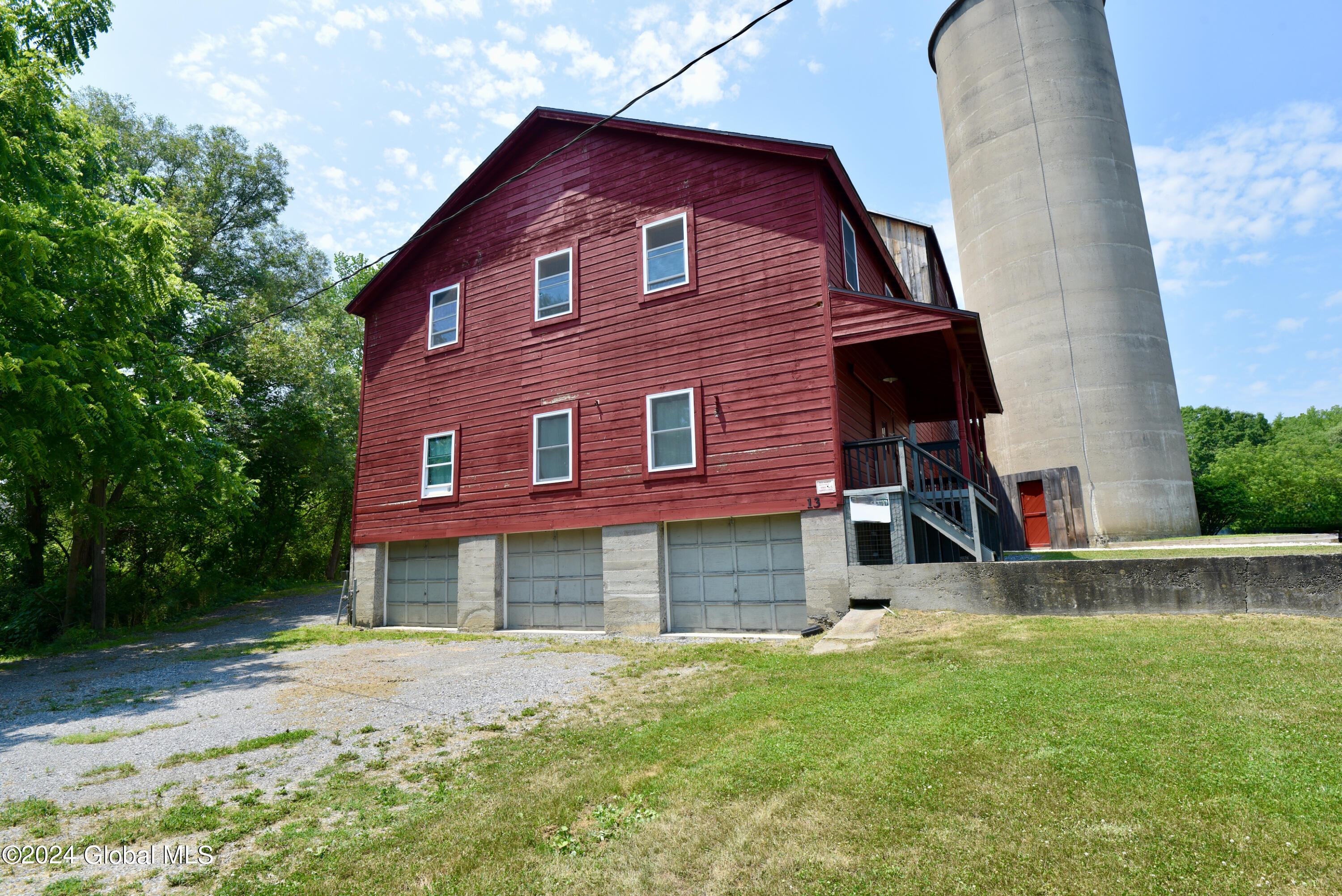 13 Mill Rd