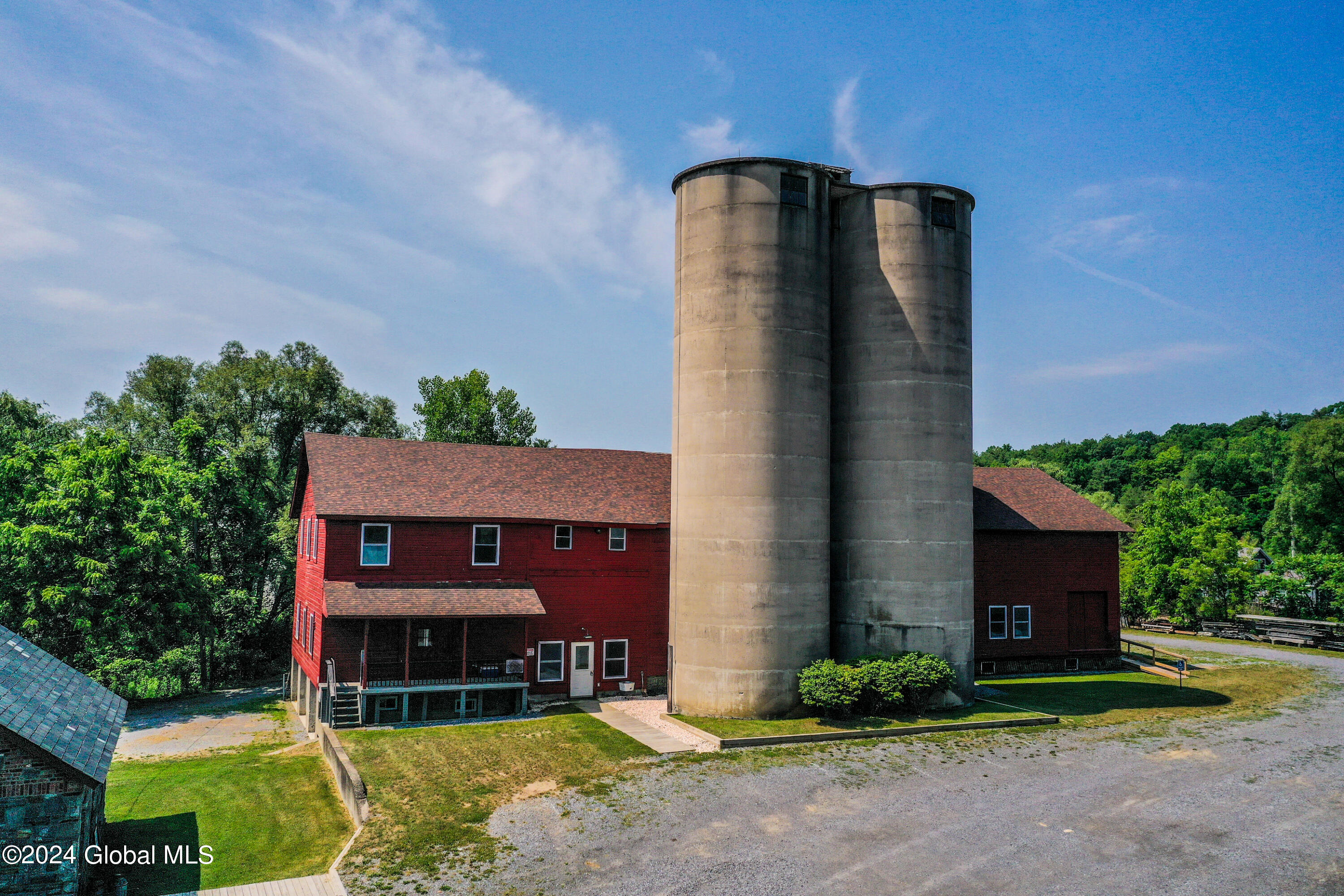 13 Mill Rd