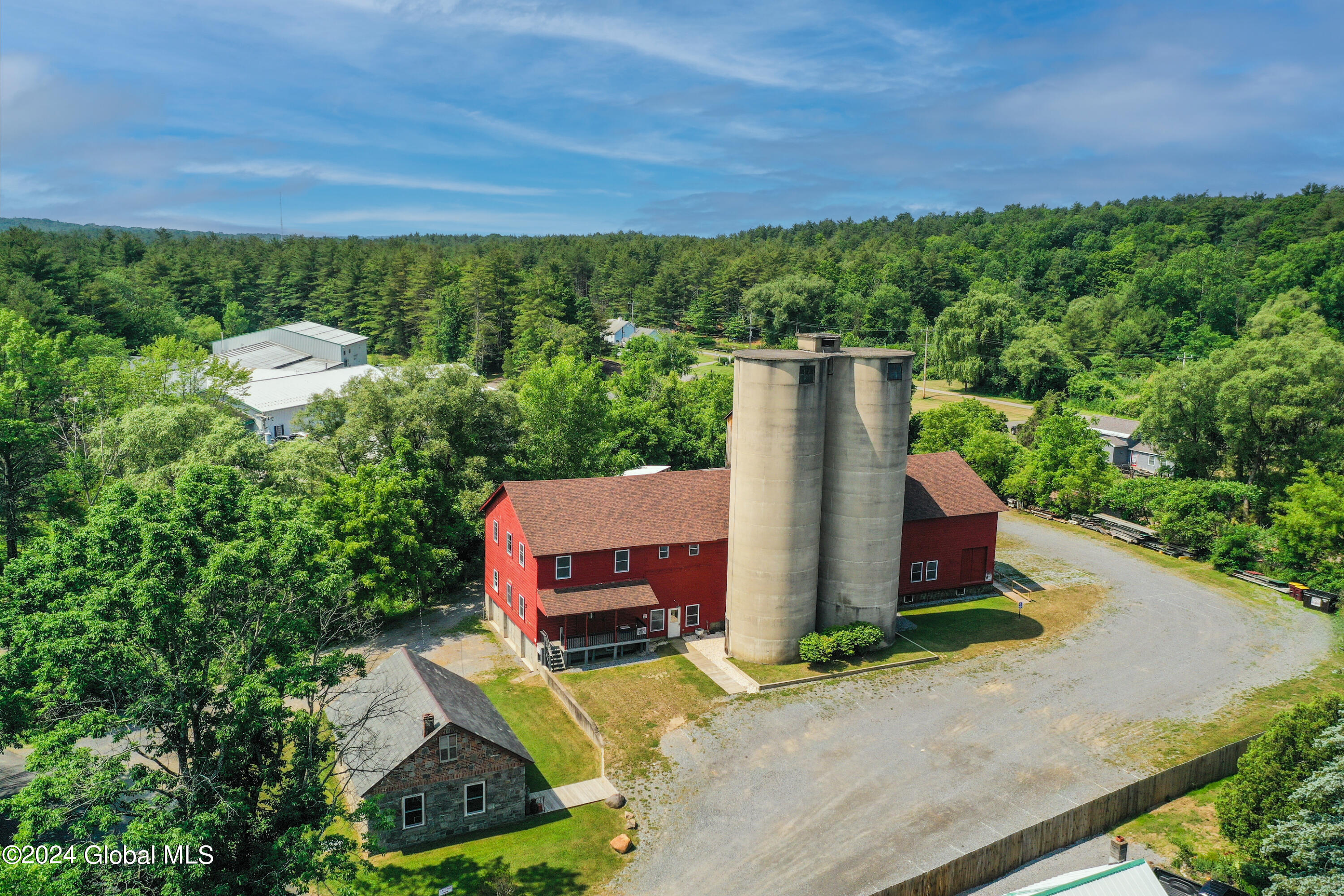 13 Mill Rd