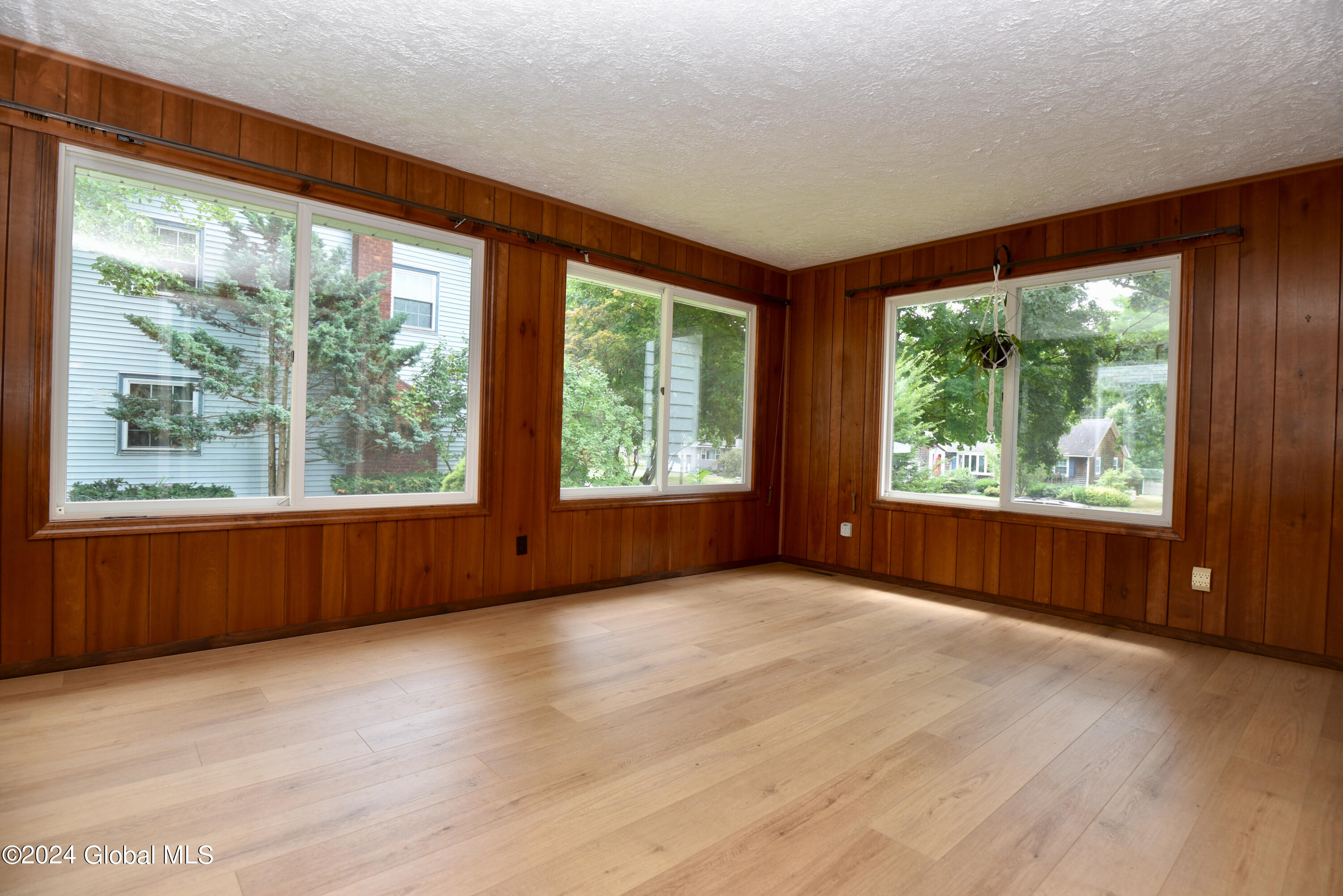 13 Beechwood Drive
