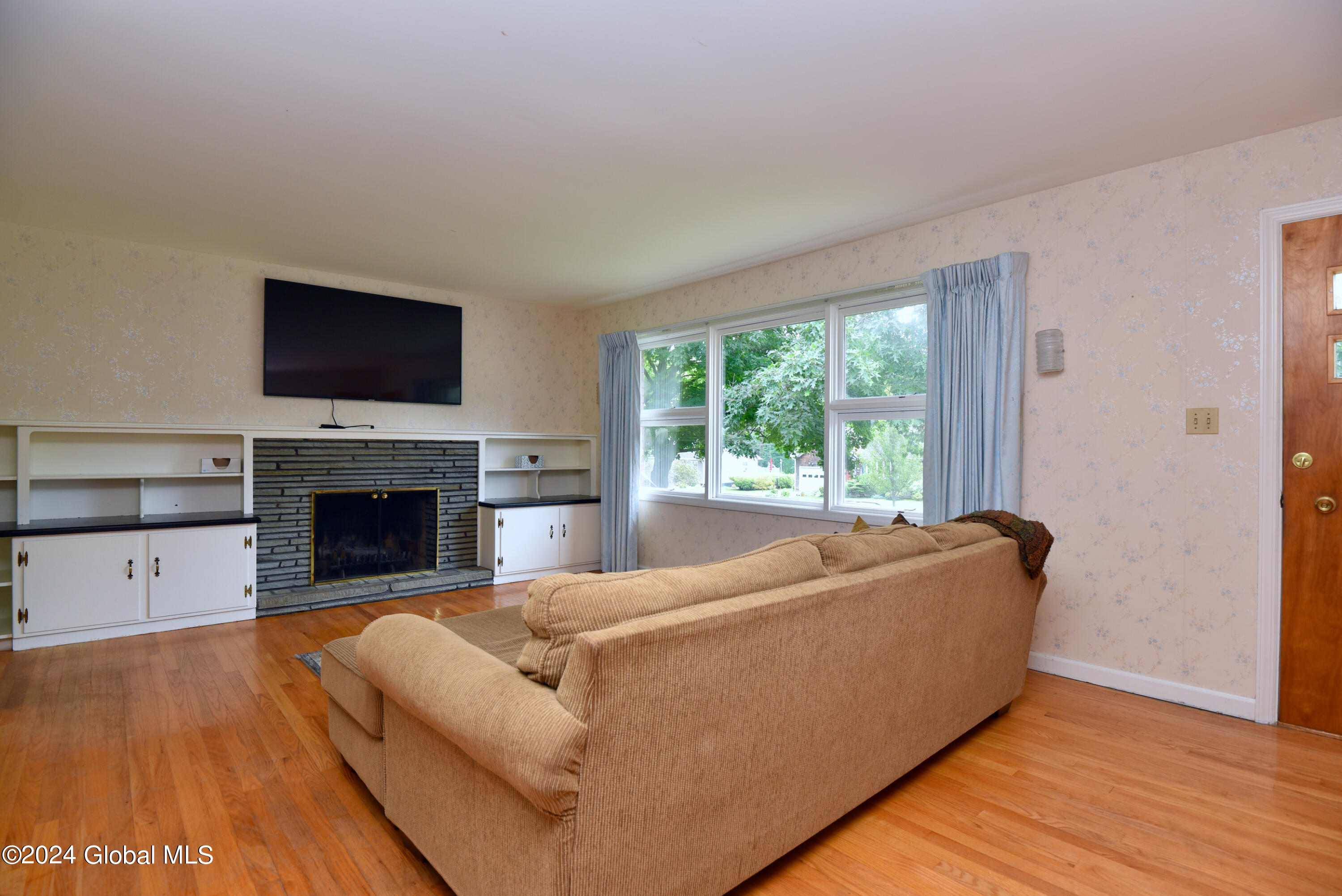13 Beechwood Drive