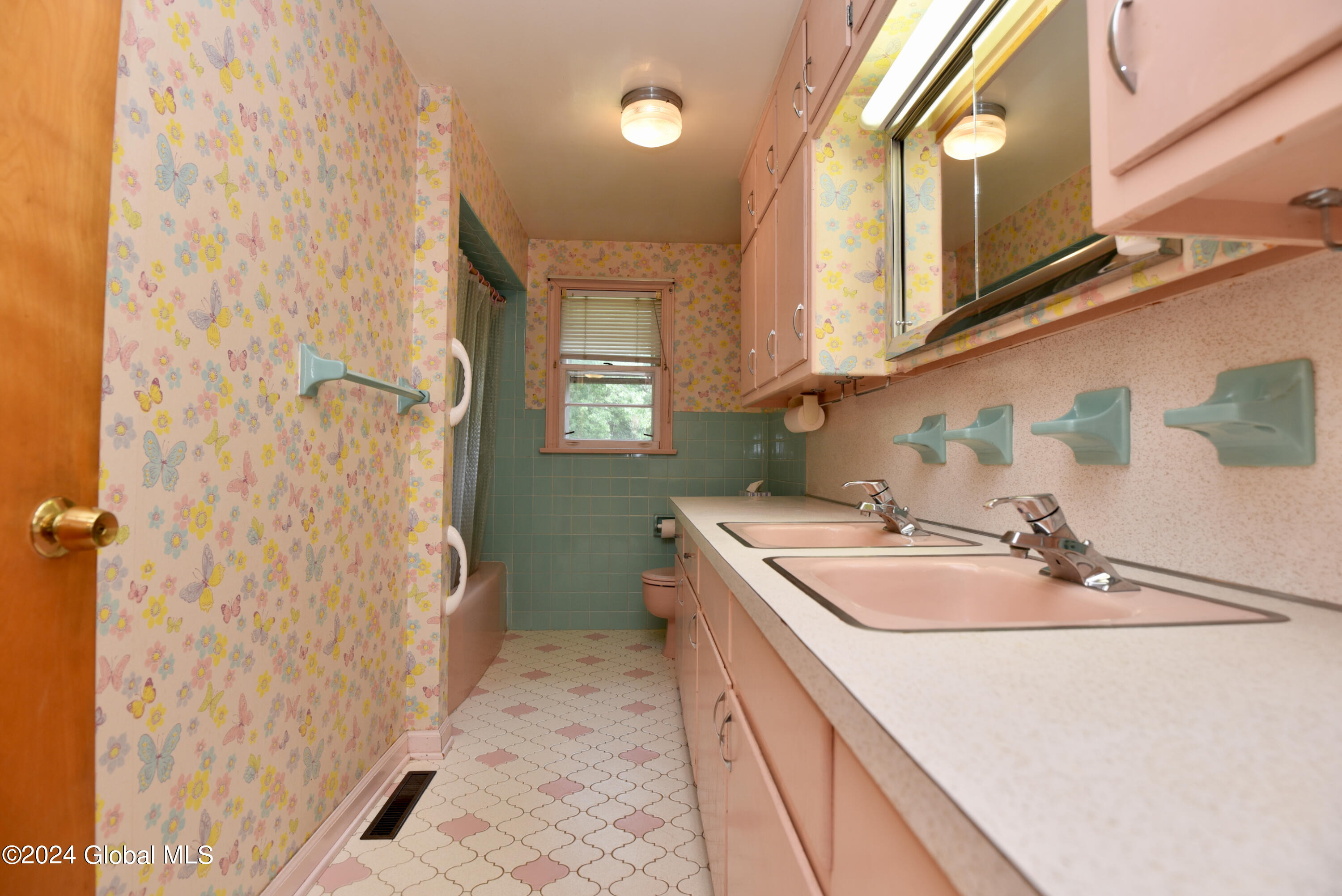 13 Beechwood Drive