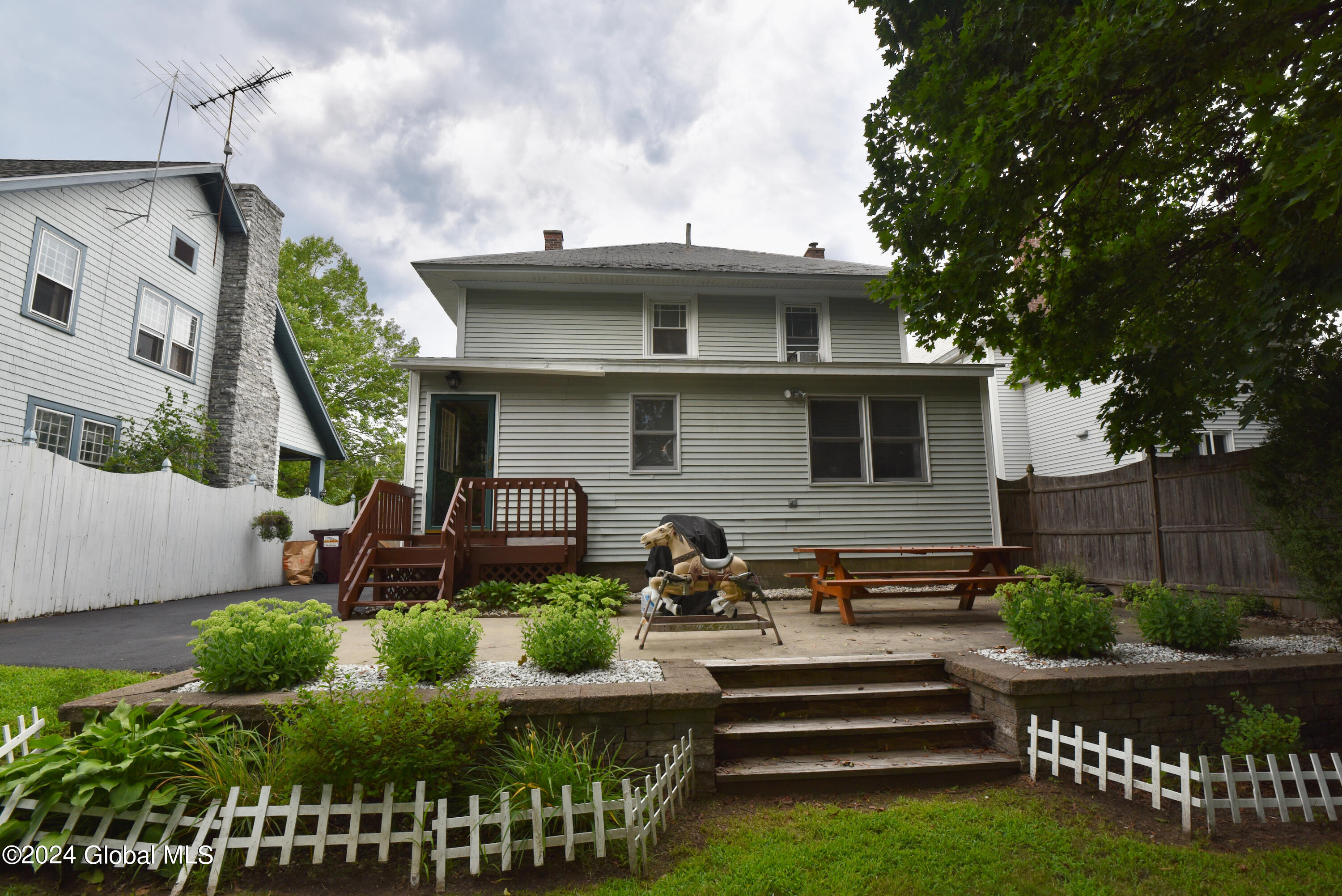 40 Grant Avenue