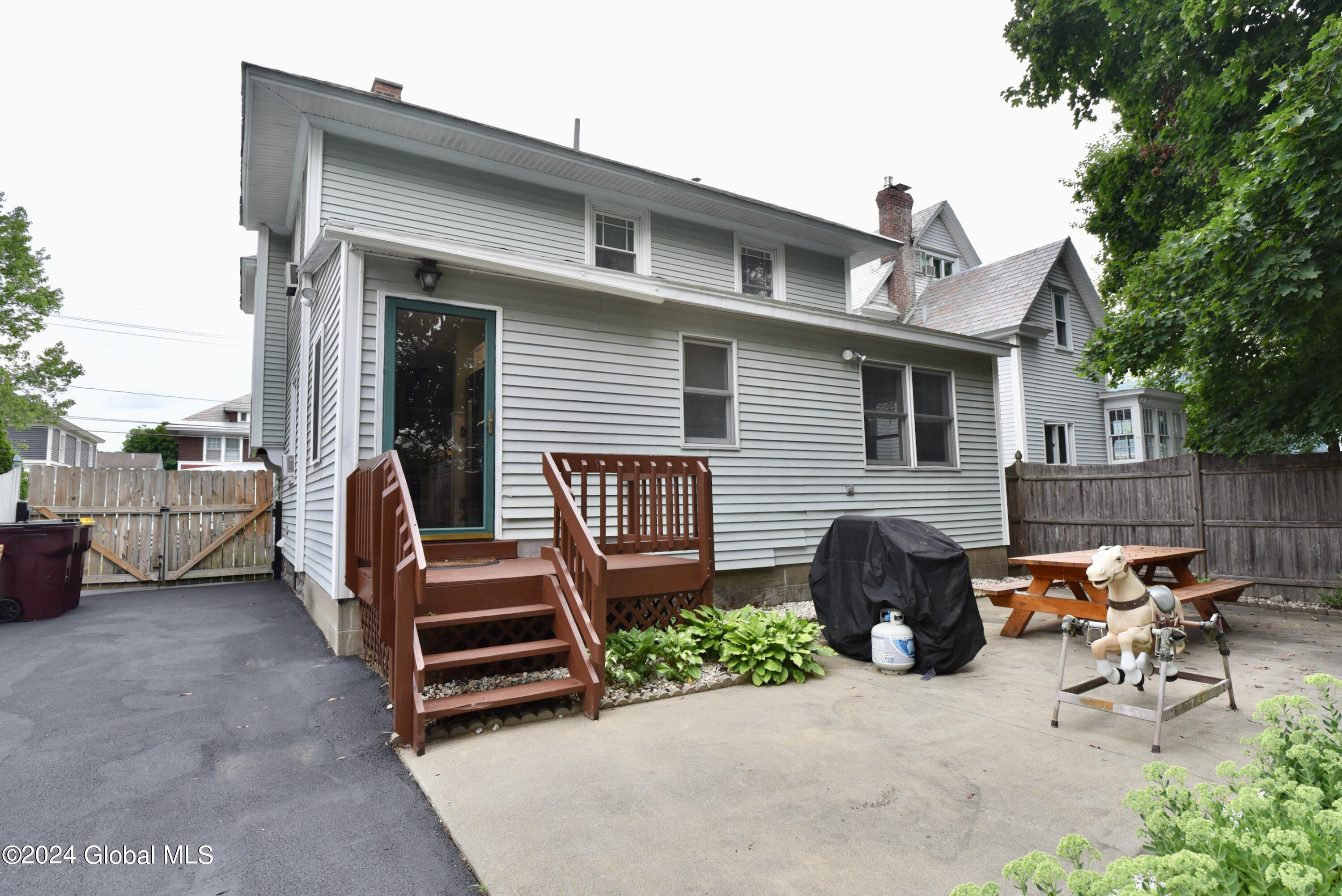 40 Grant Avenue