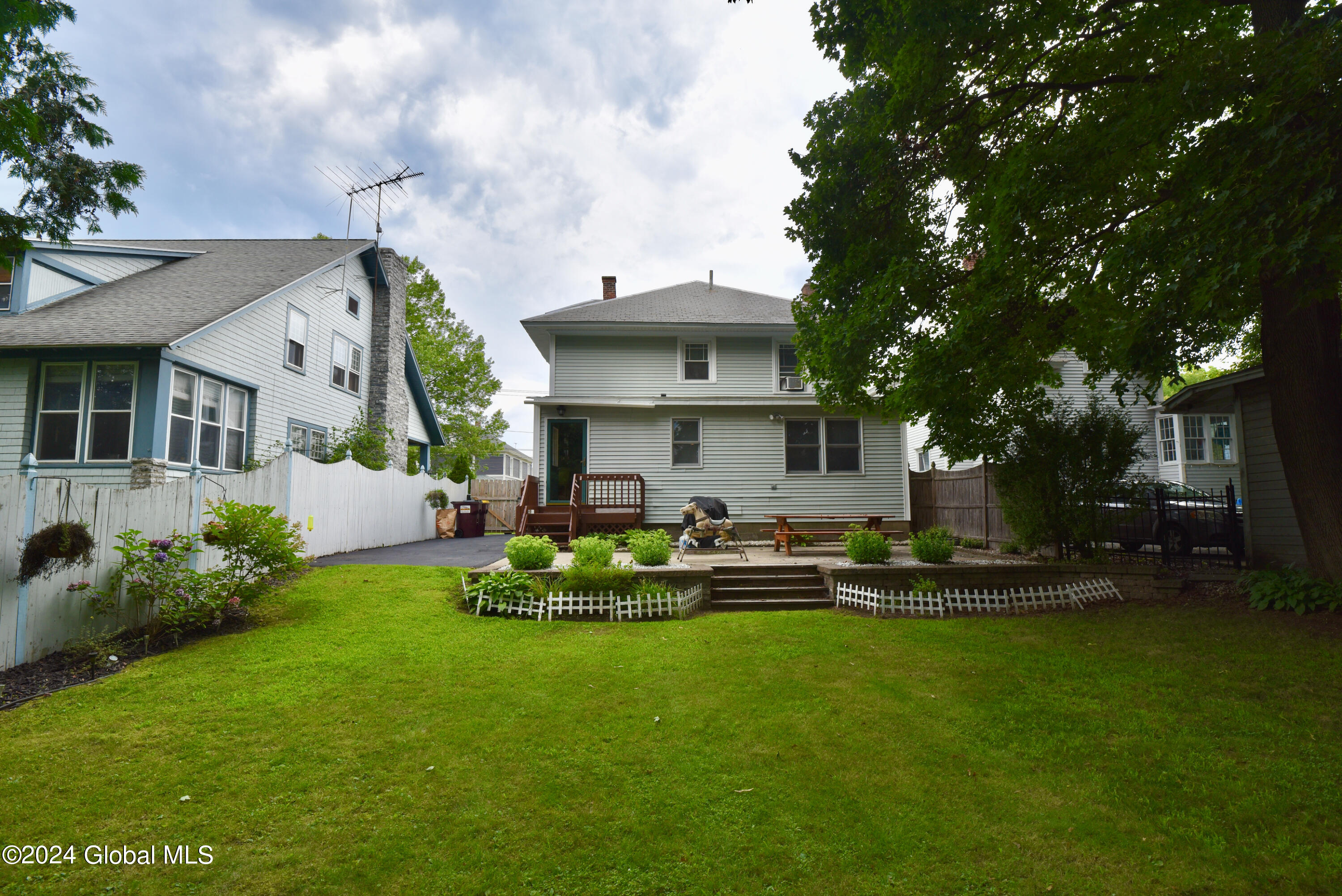 40 Grant Avenue
