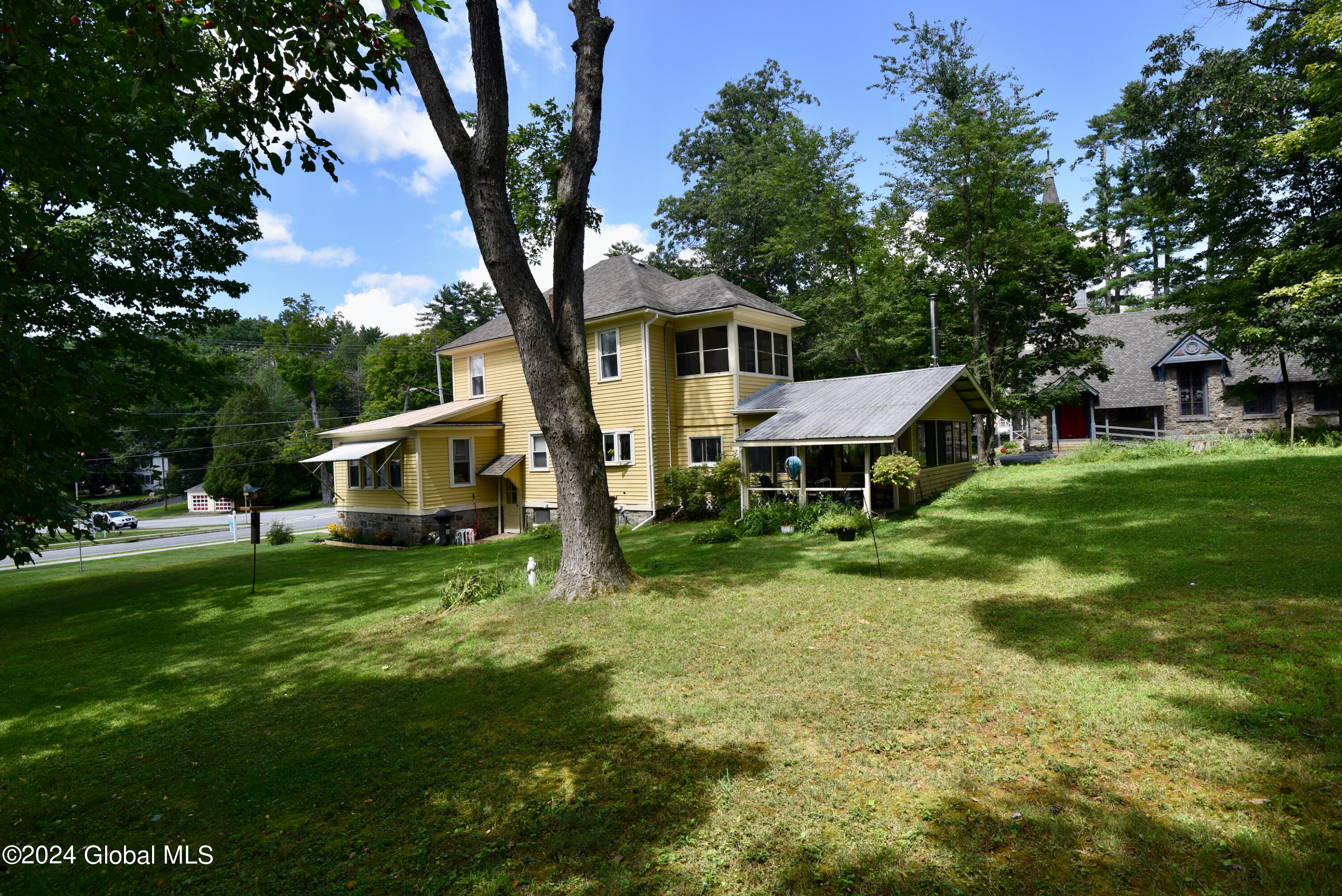 218 Lake Avenue