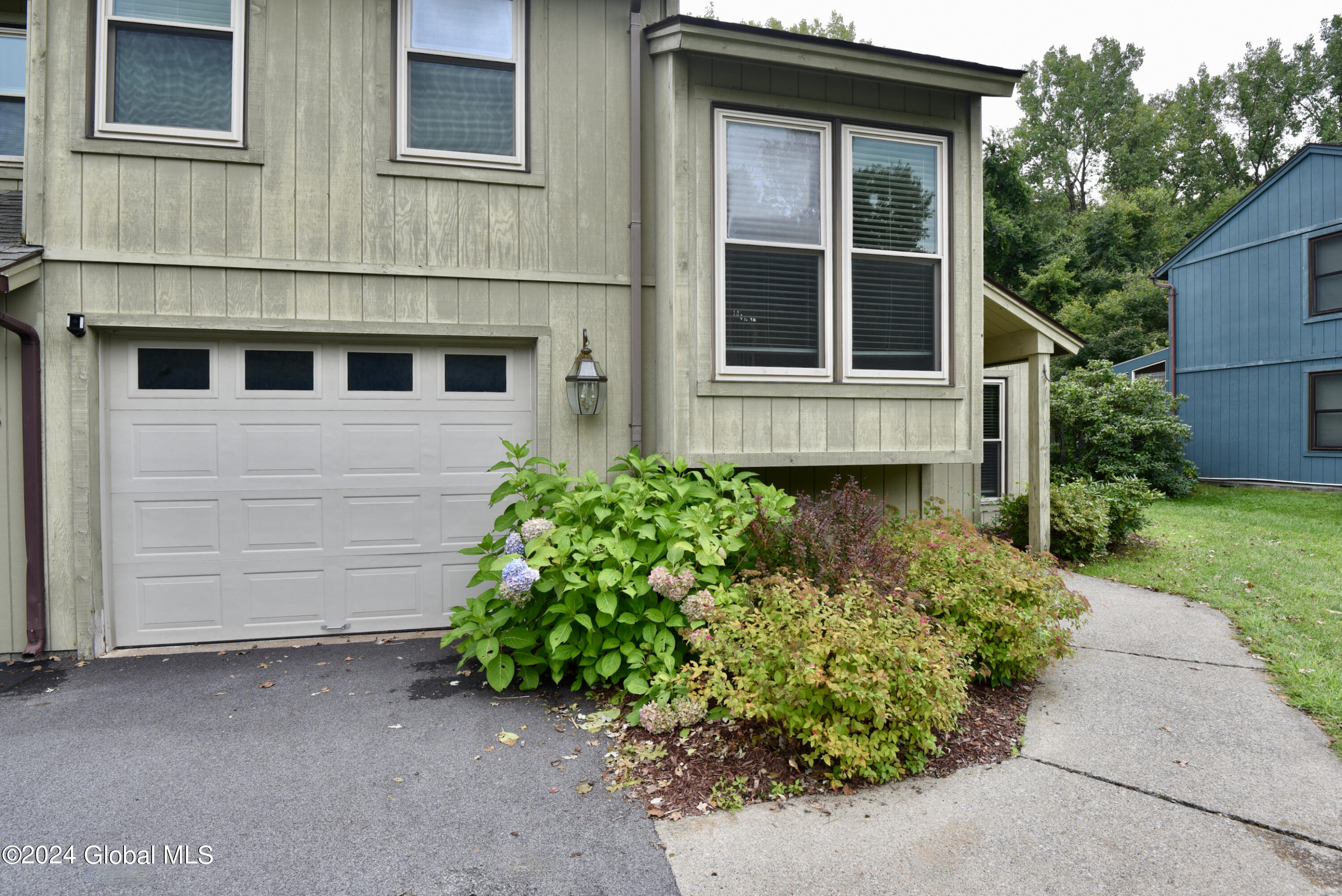 35 Thimbleberry Road
