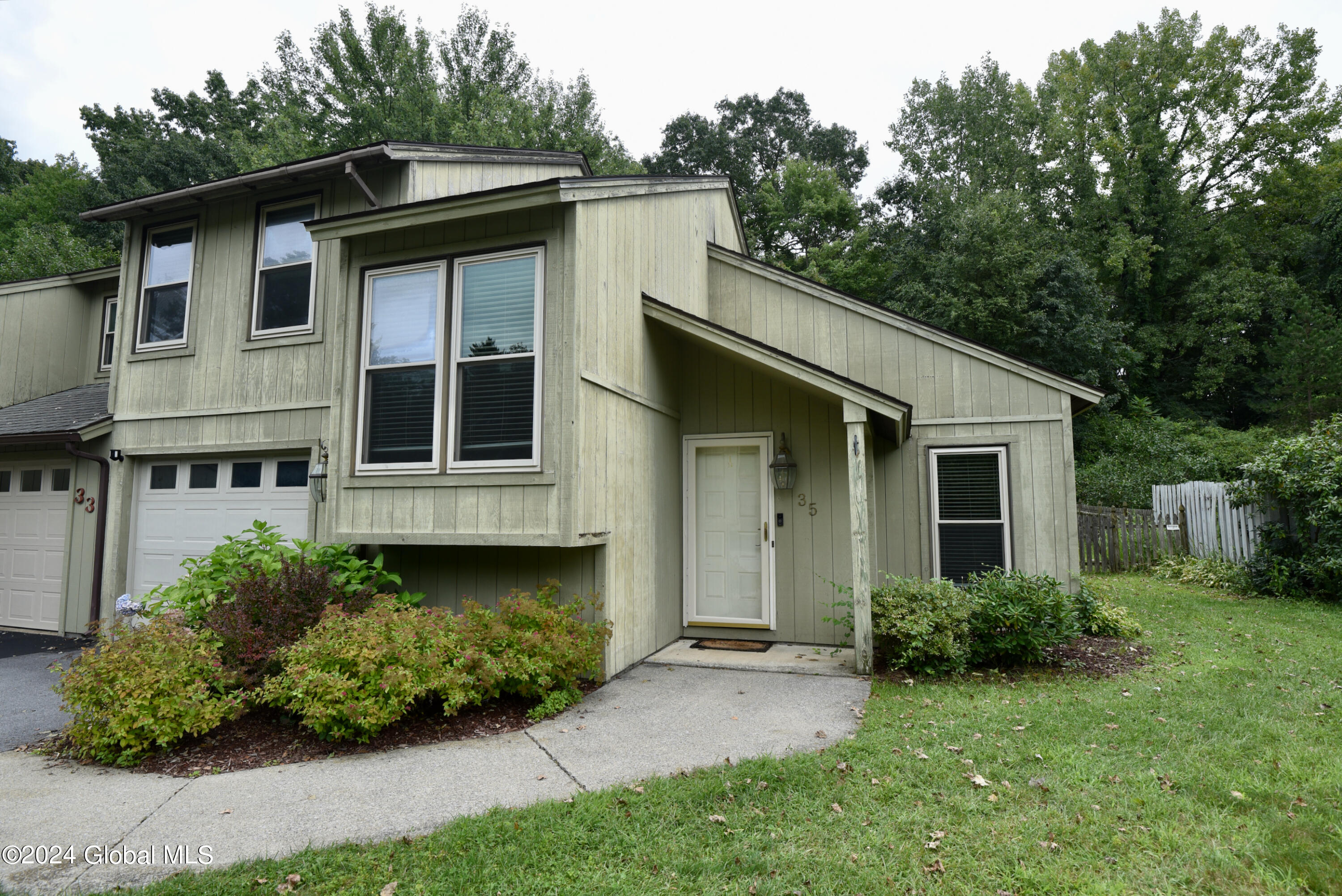 35 Thimbleberry Road