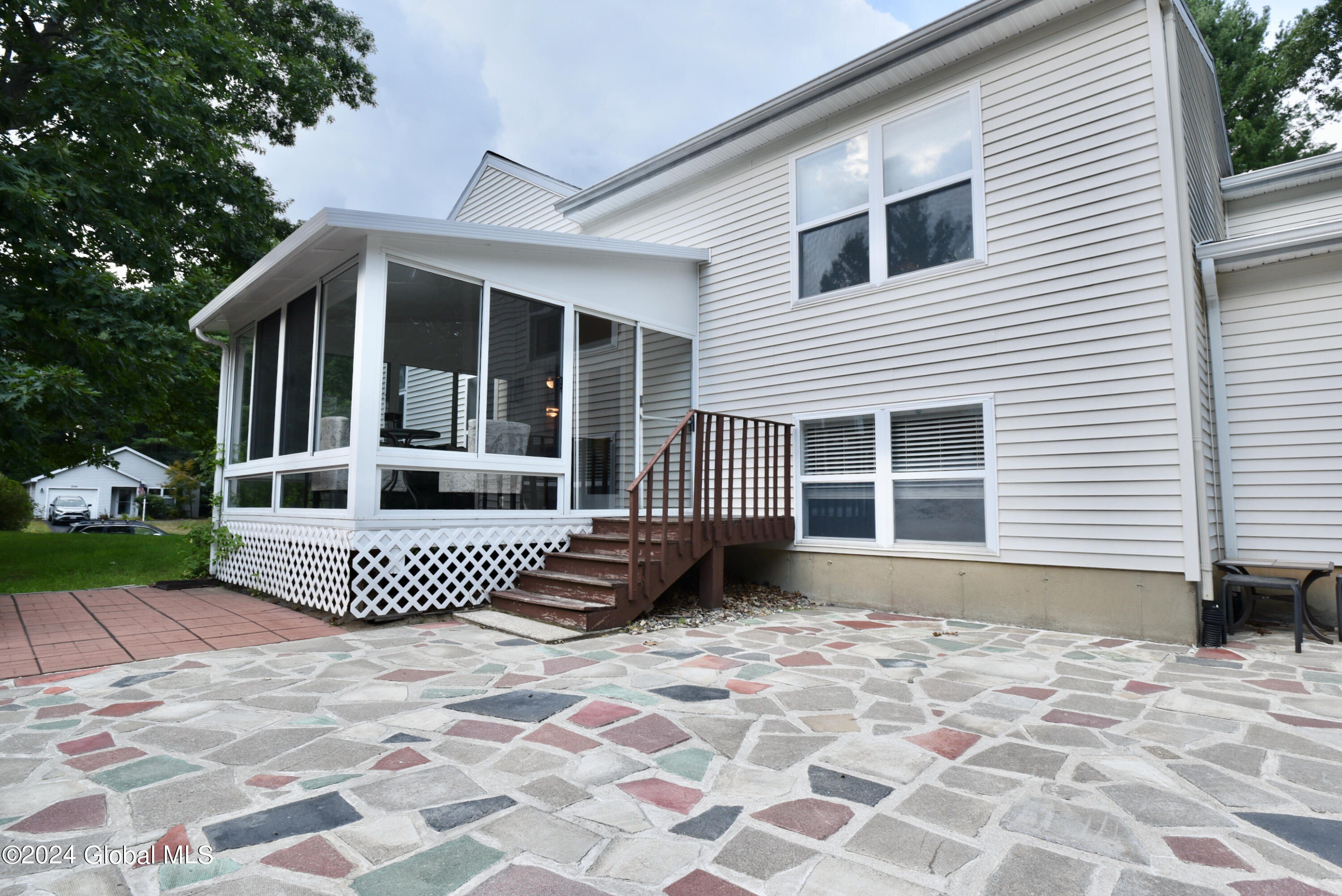 312 Meadowlark Drive