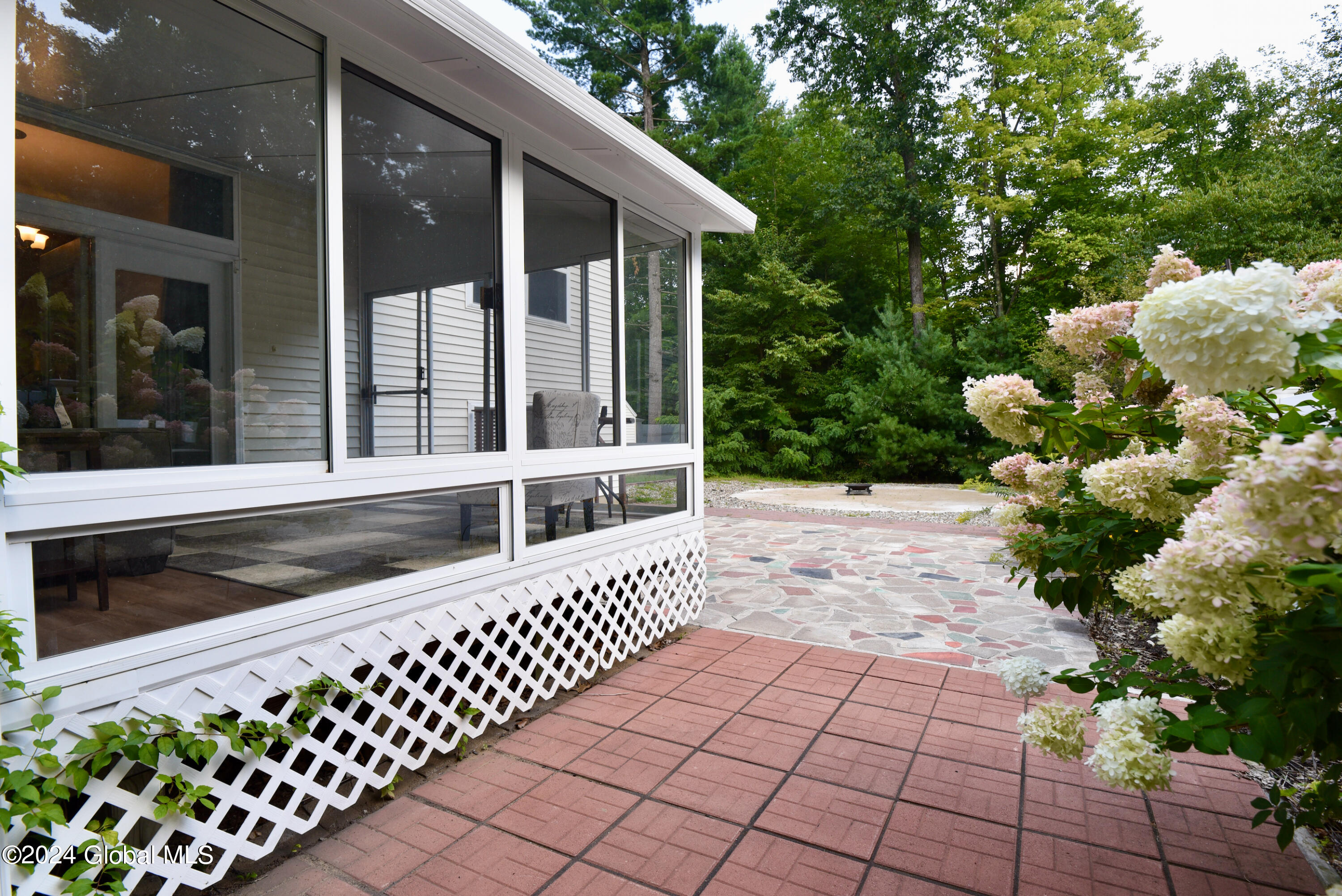 312 Meadowlark Drive