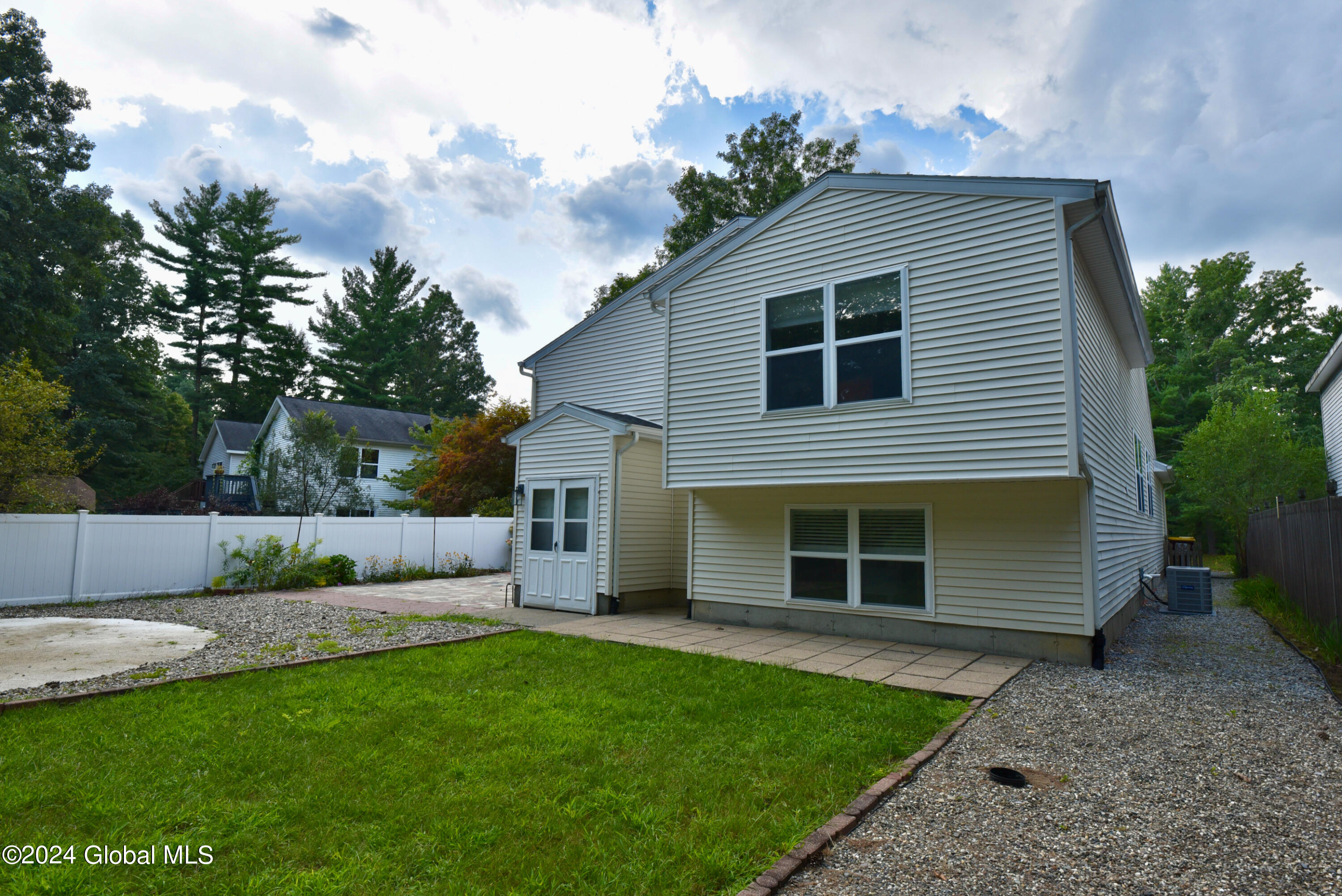 312 Meadowlark Drive