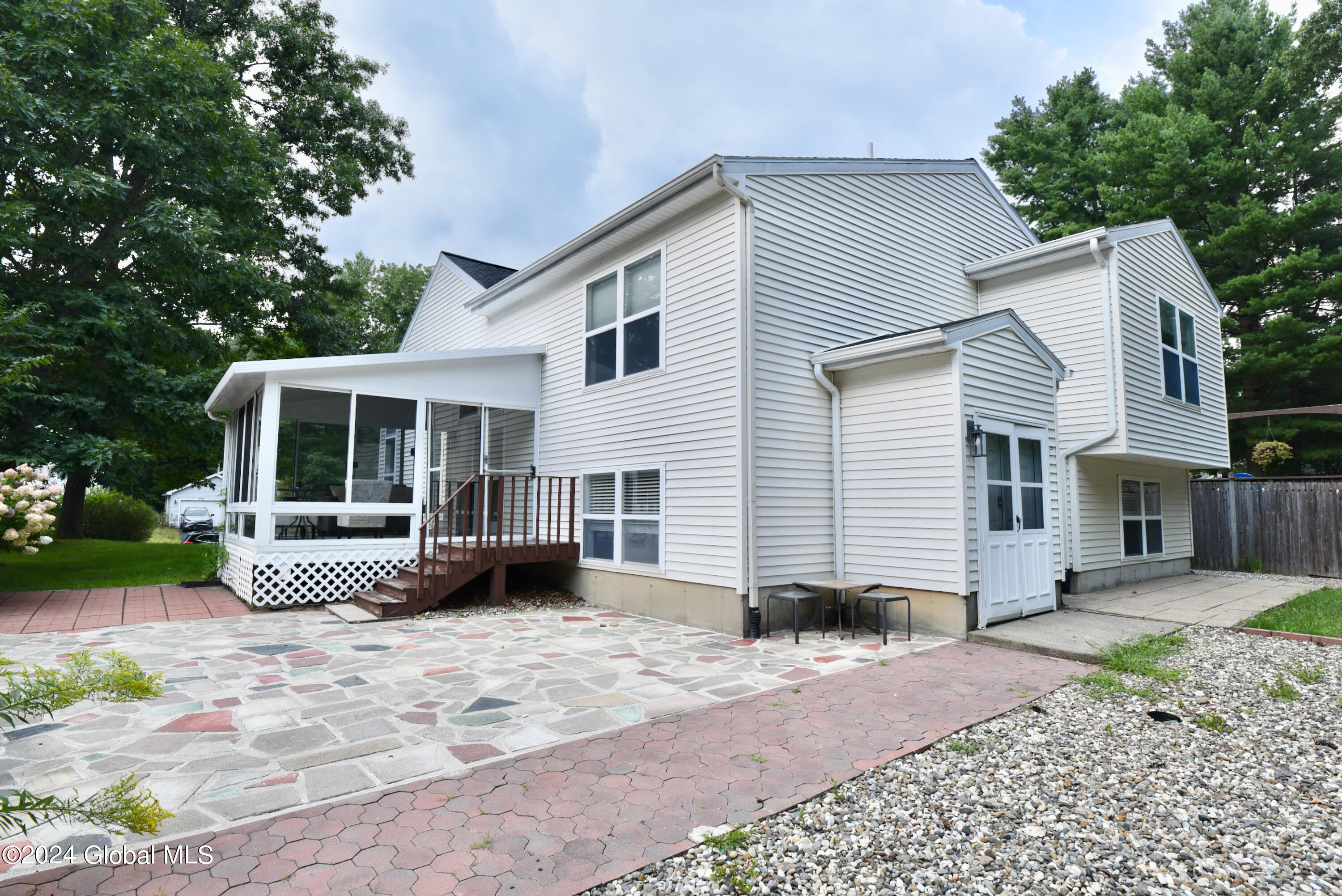 312 Meadowlark Drive