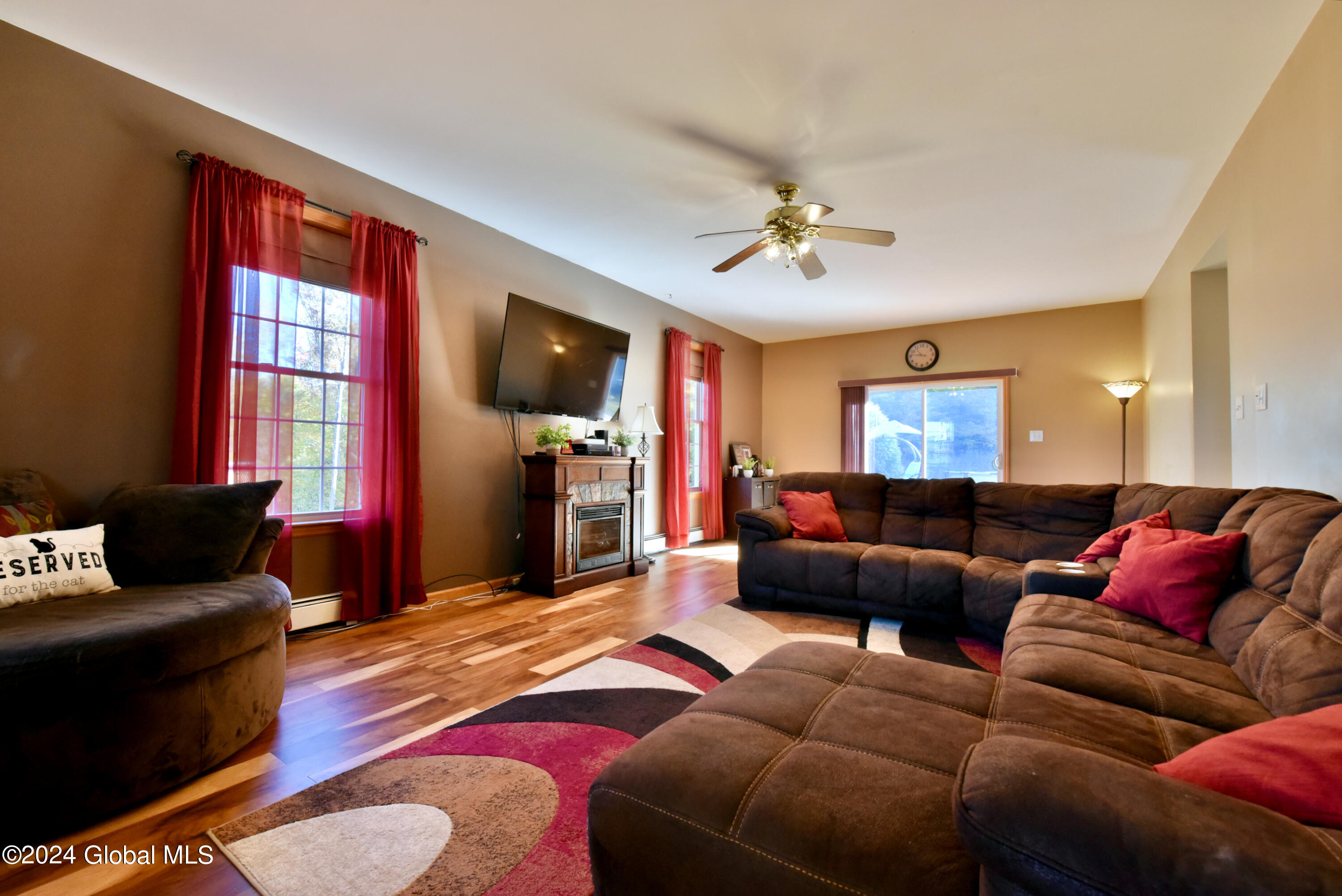 19 Reynolds Mountain Road