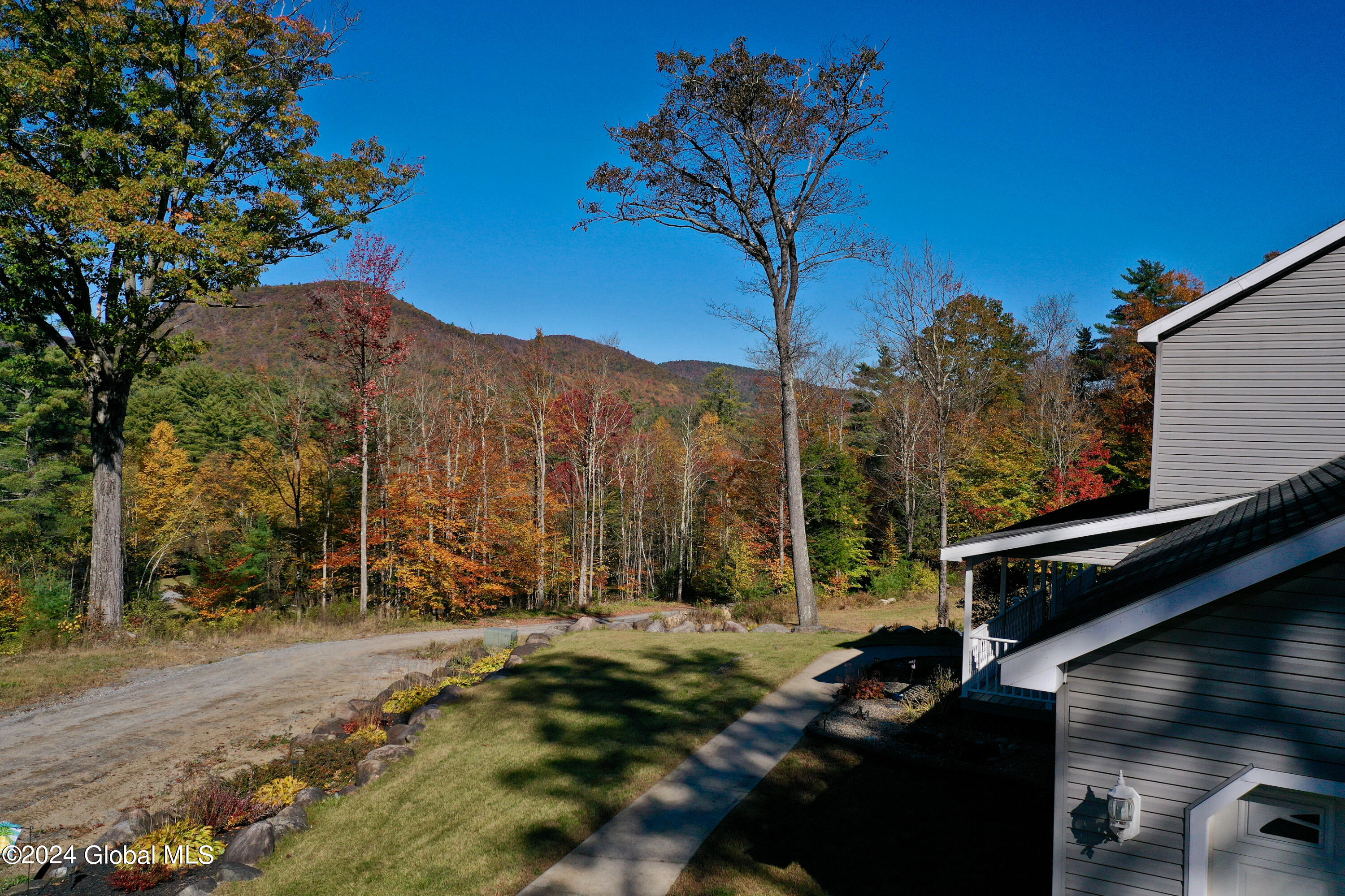 19 Reynolds Mountain Road
