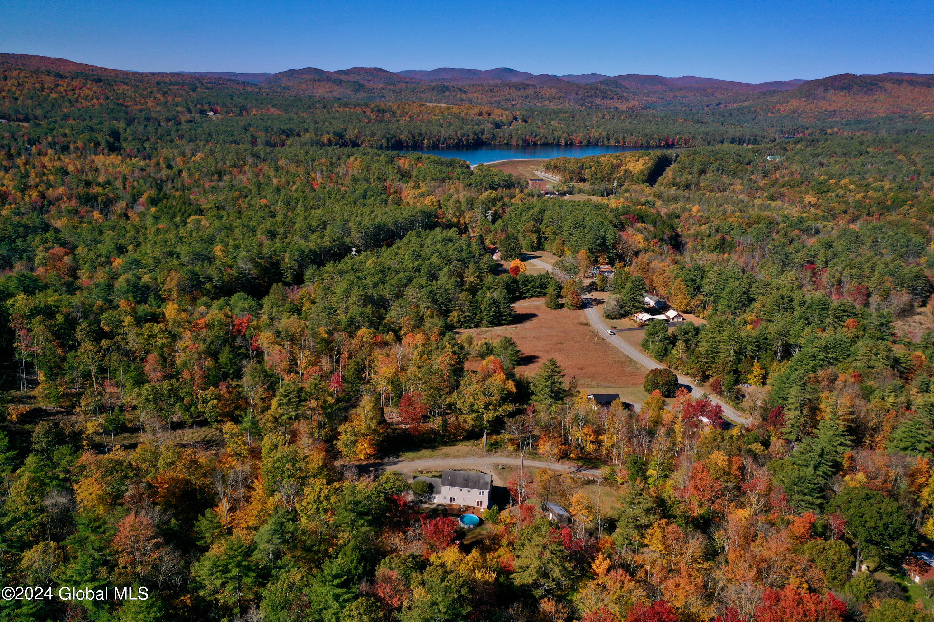 19 Reynolds Mountain Road